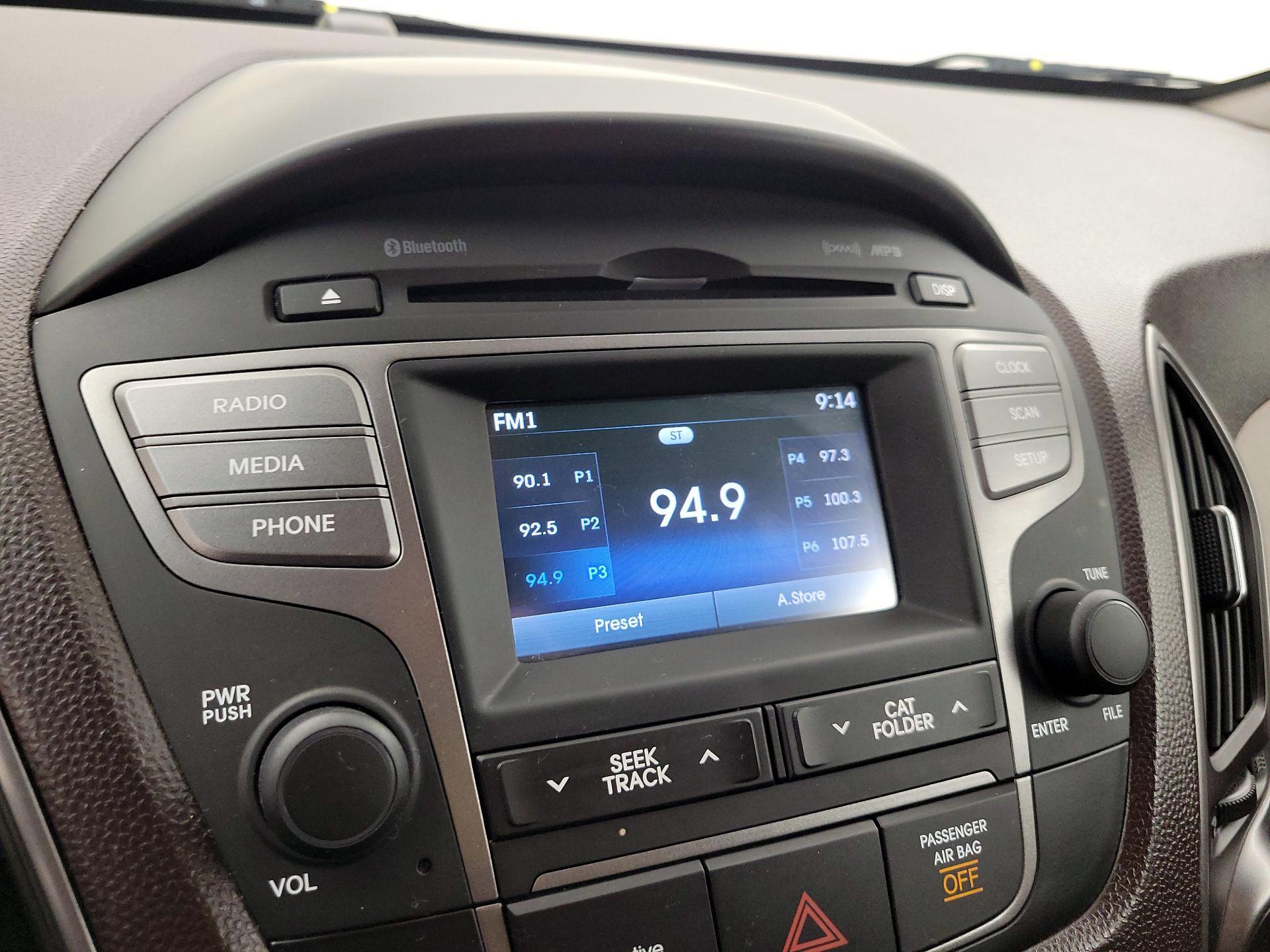 Thumbnail: 2015 Hyundai Tucson - 15