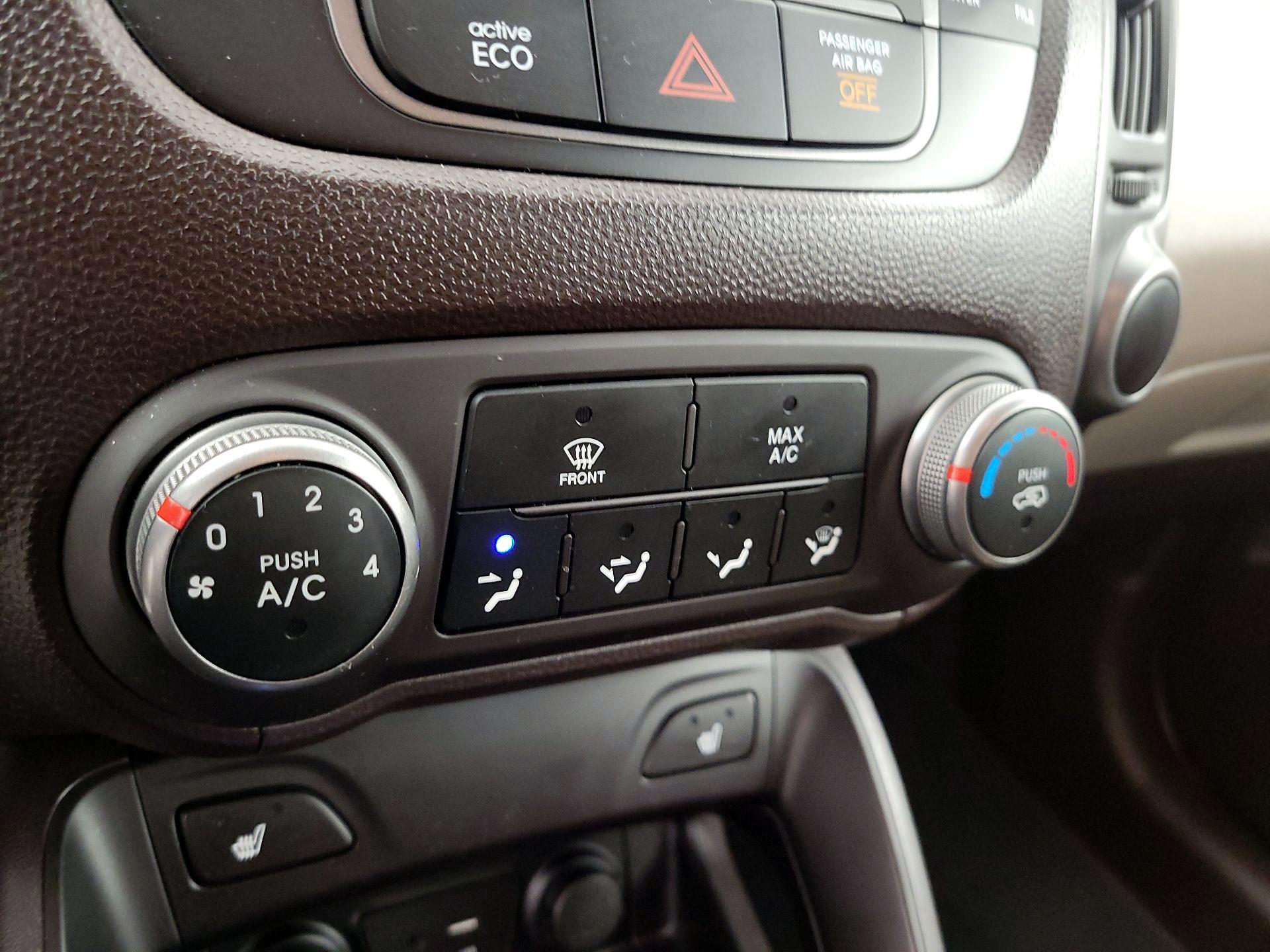 Thumbnail: 2015 Hyundai Tucson - 16