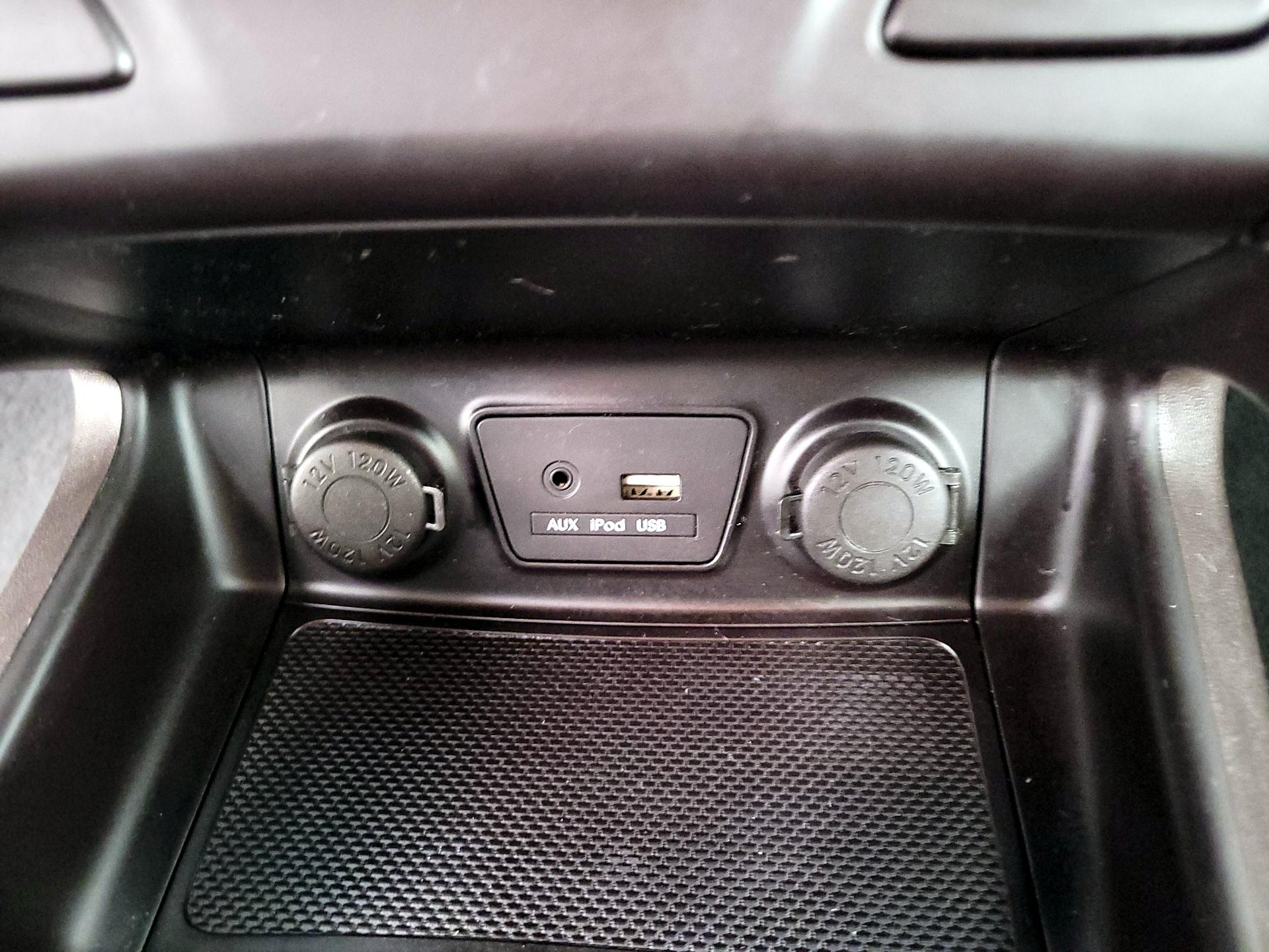 Thumbnail: 2015 Hyundai Tucson - 18