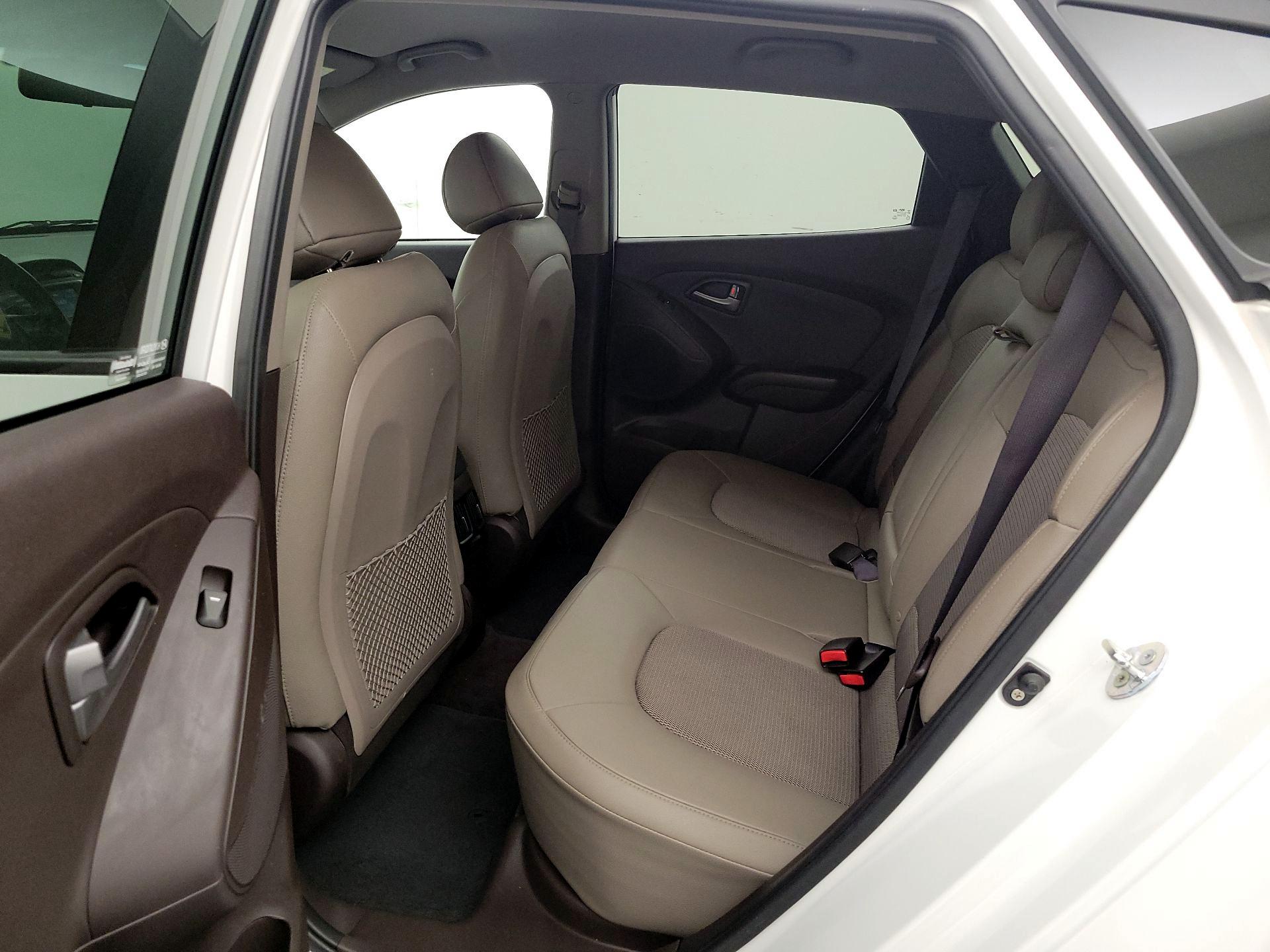 Thumbnail: 2015 Hyundai Tucson - 19