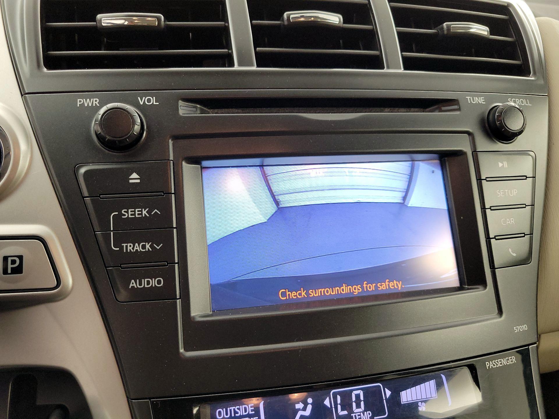 Thumbnail: 2013 Toyota Prius v - 13