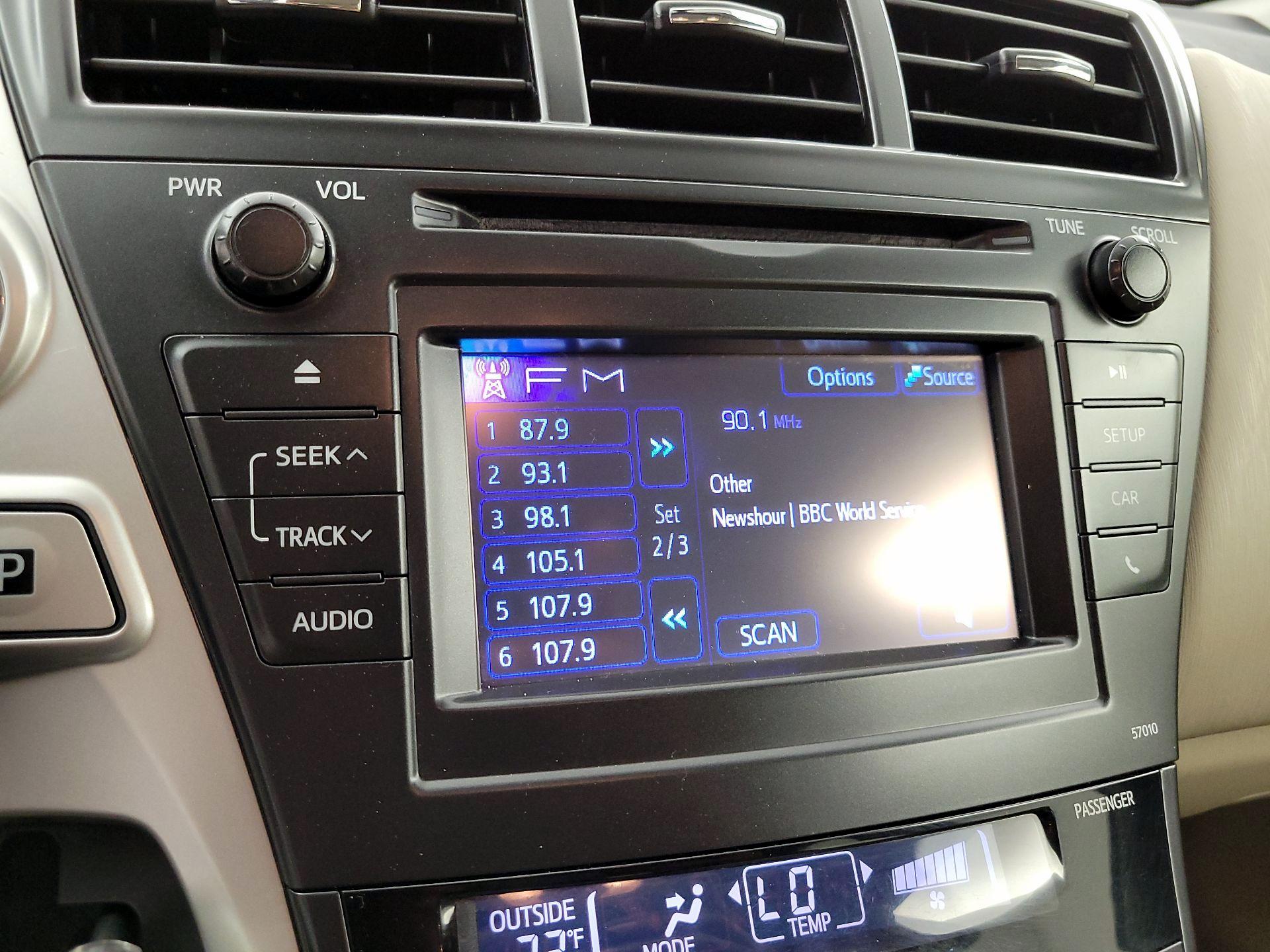 Thumbnail: 2013 Toyota Prius v - 14