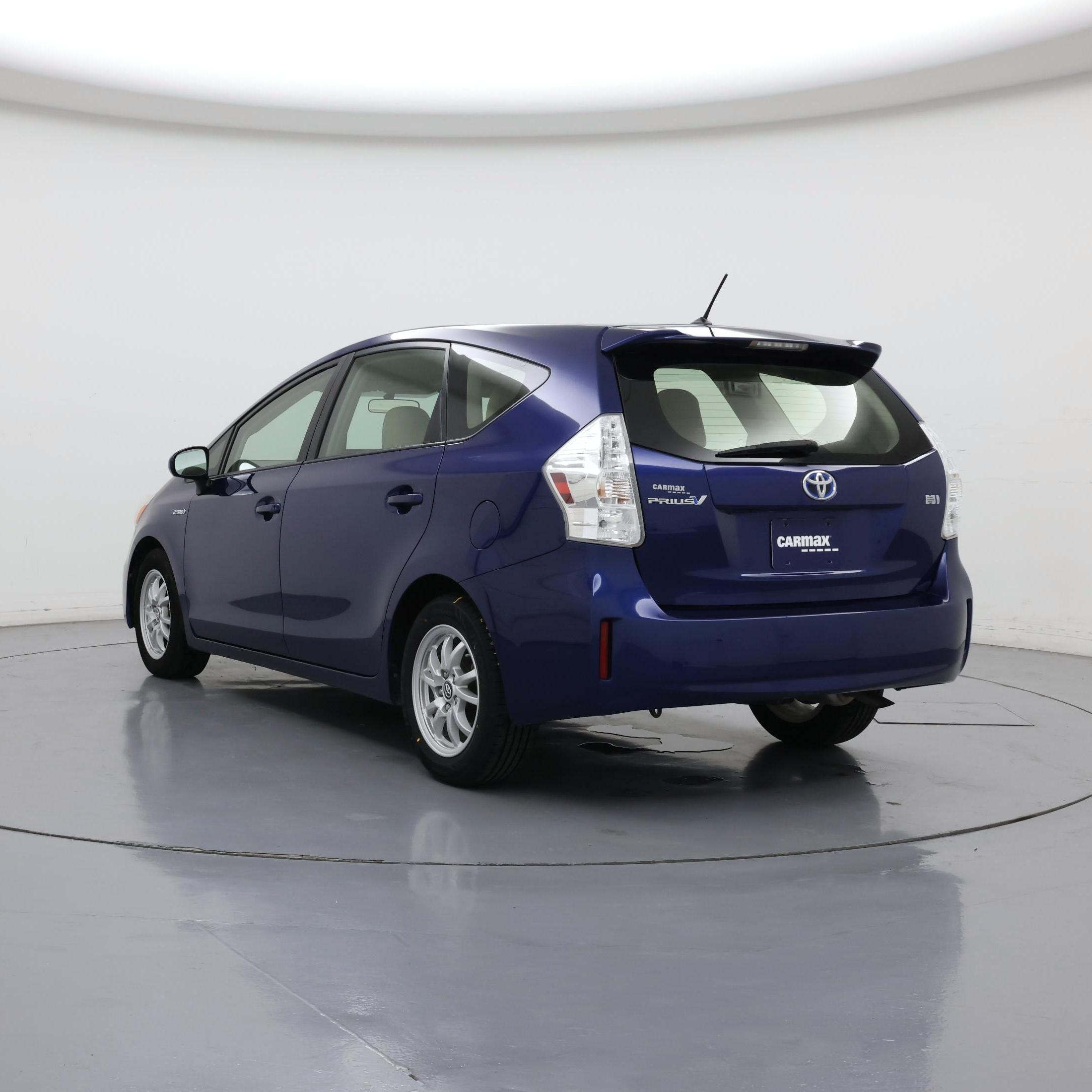 Thumbnail: 2013 Toyota Prius v - 2