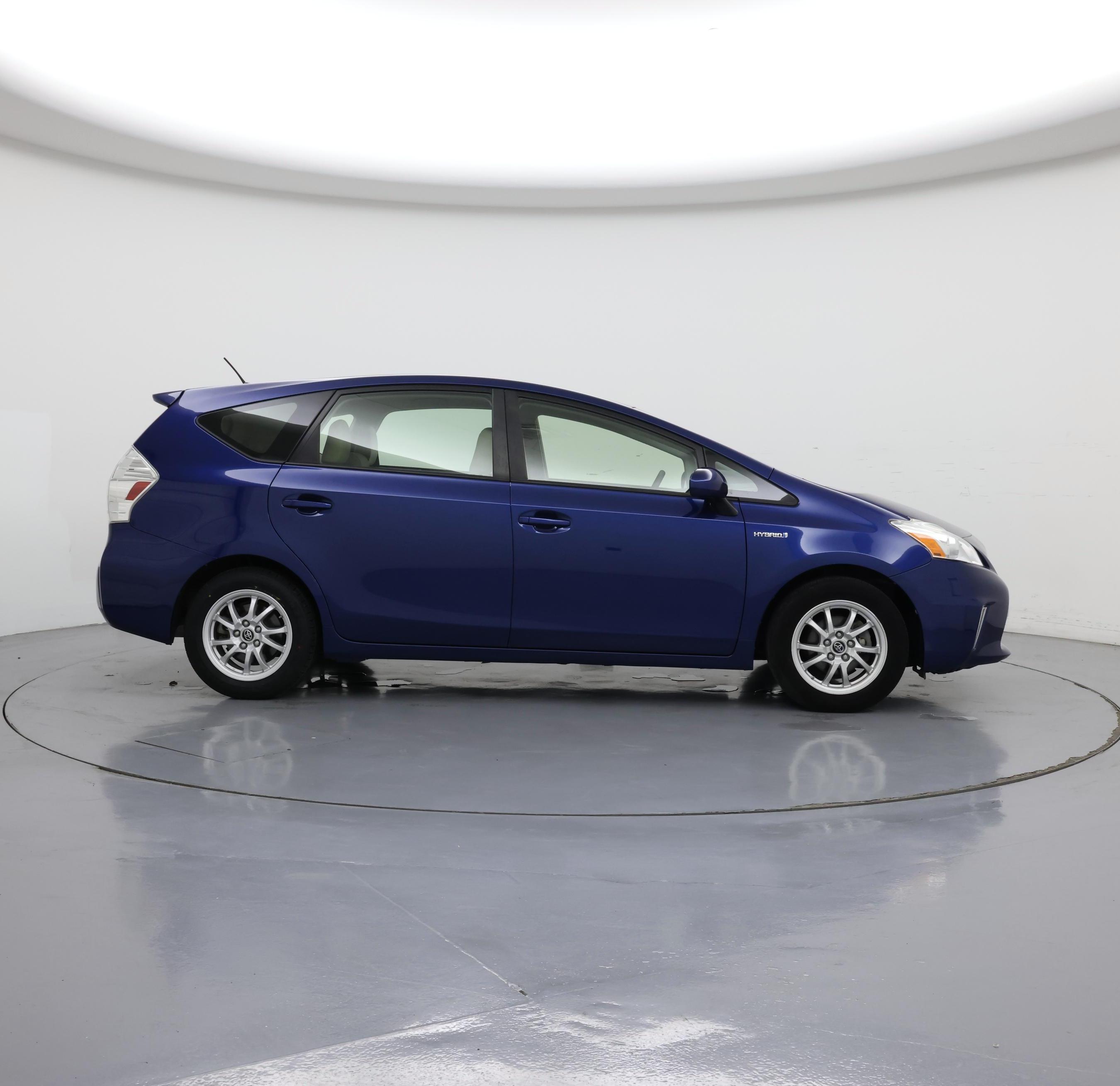 Thumbnail: 2013 Toyota Prius v - 7