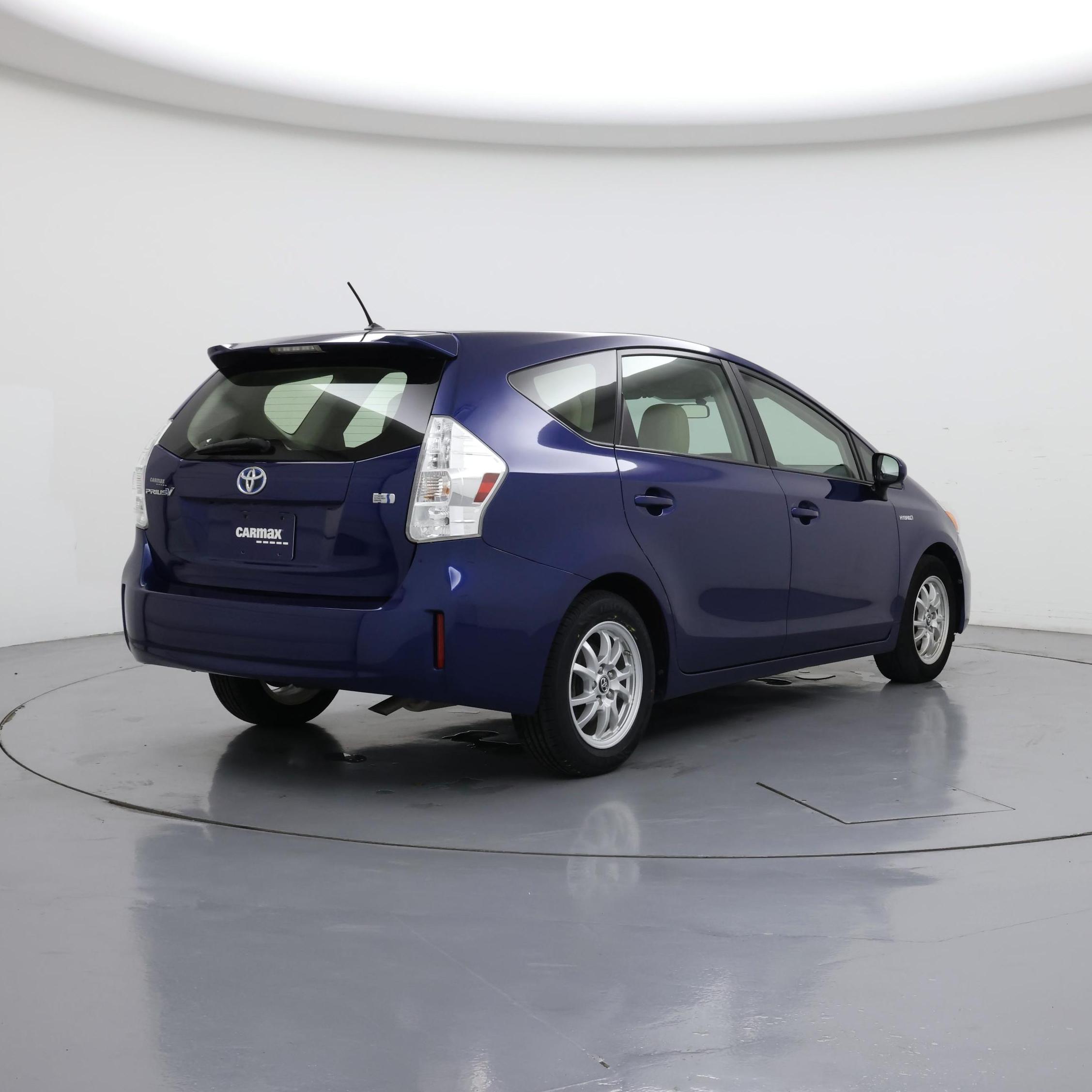 Thumbnail: 2013 Toyota Prius v - 8