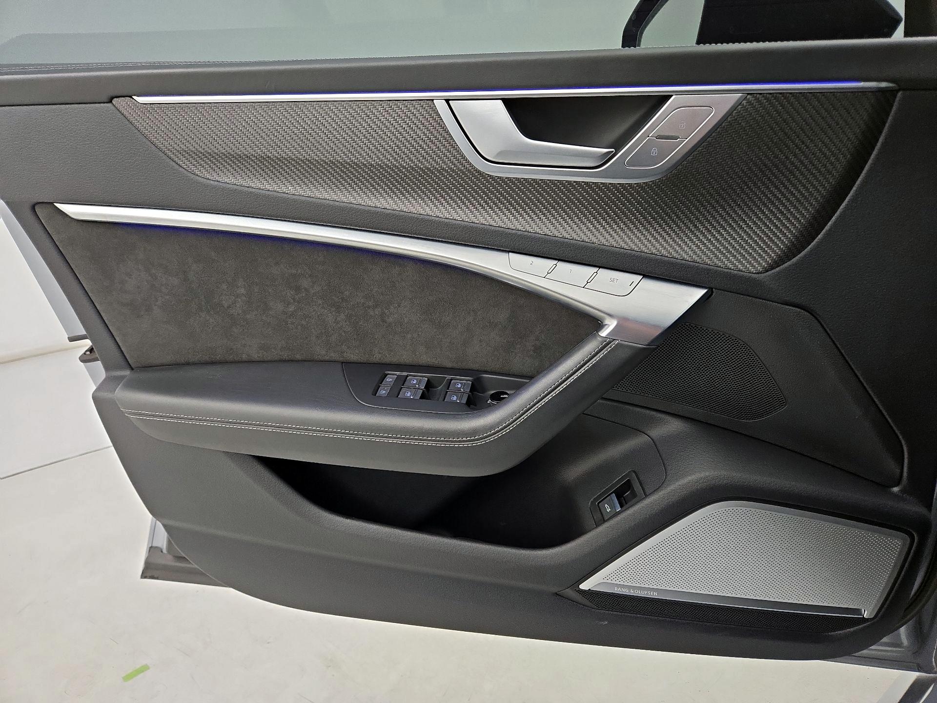 Thumbnail: 2021 Audi RS 7 - 12