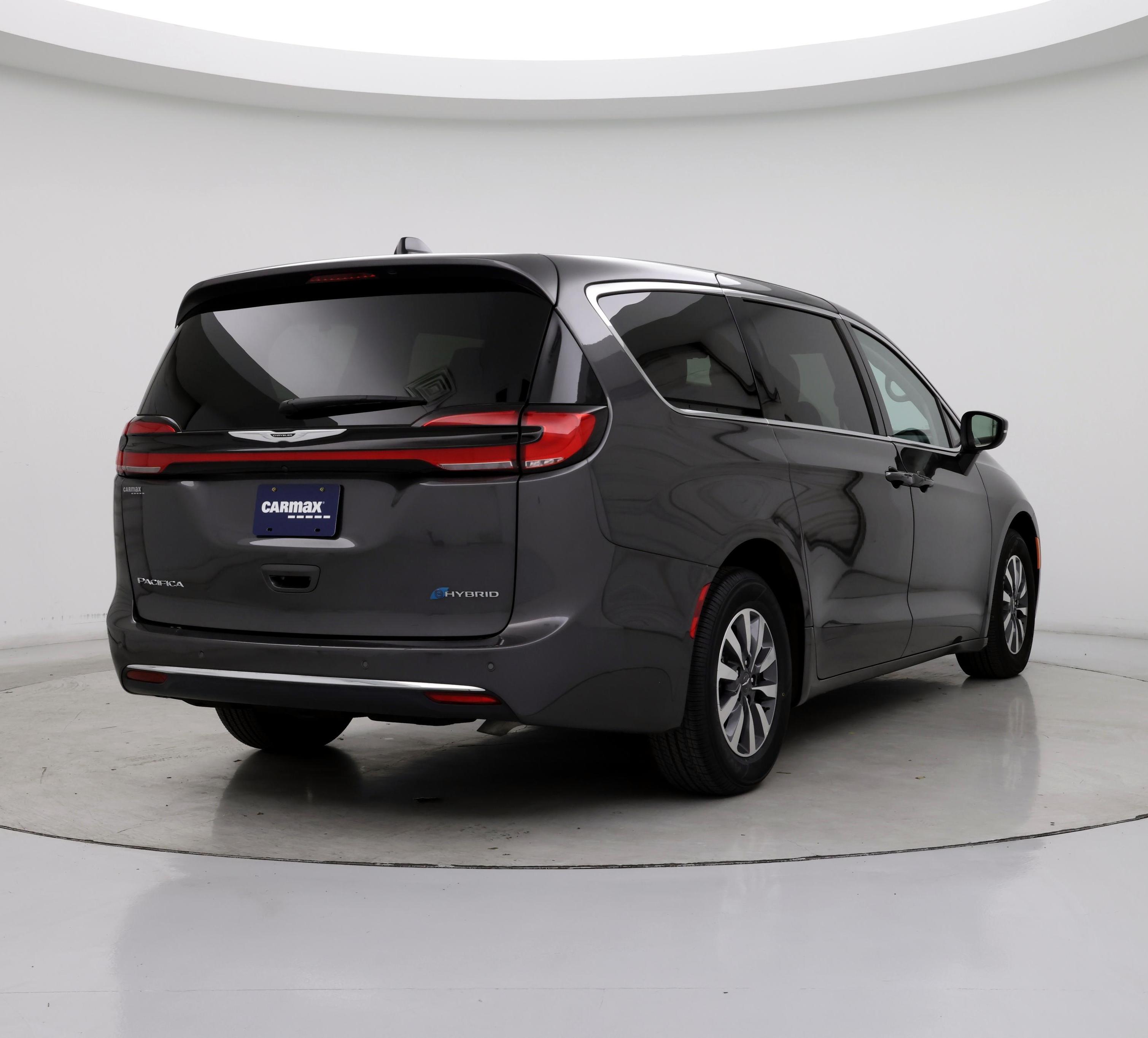 Thumbnail: 2023 Chrysler Pacifica - 8