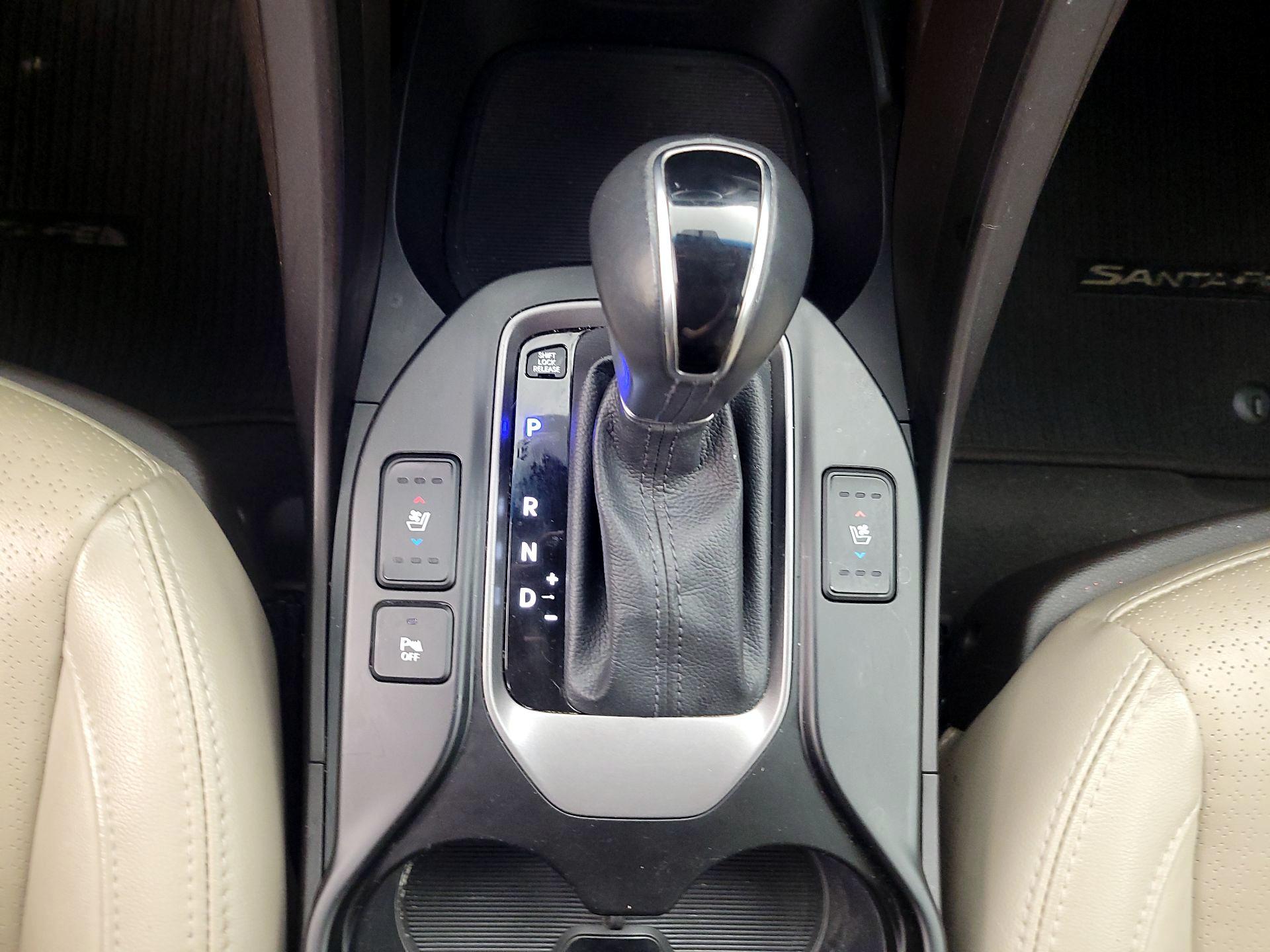 Thumbnail: 2016 Hyundai Santa Fe - 17