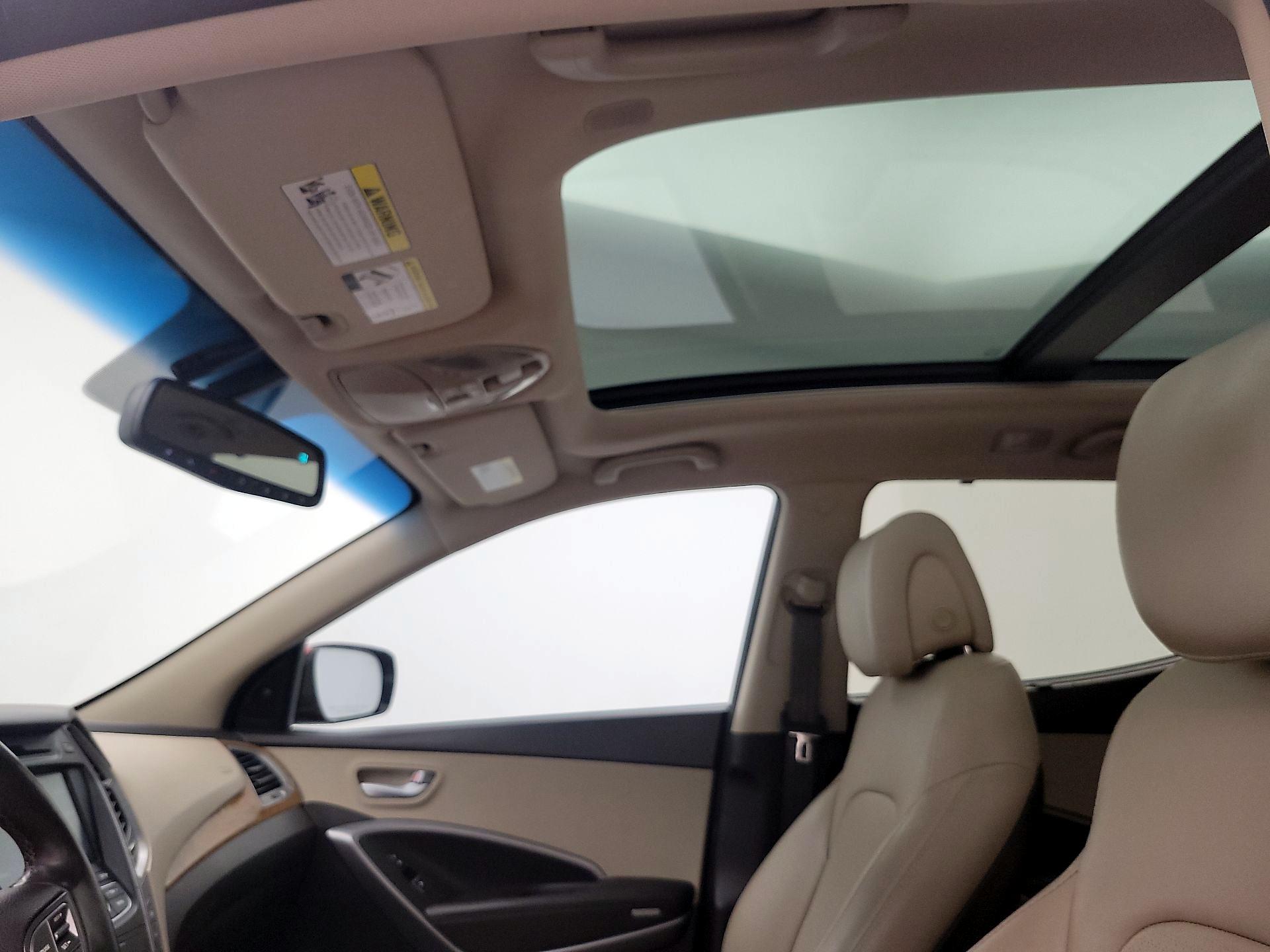 Thumbnail: 2016 Hyundai Santa Fe - 19