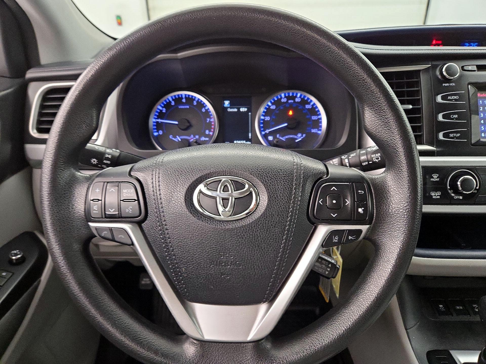 Thumbnail: 2018 Toyota Highlander - 10