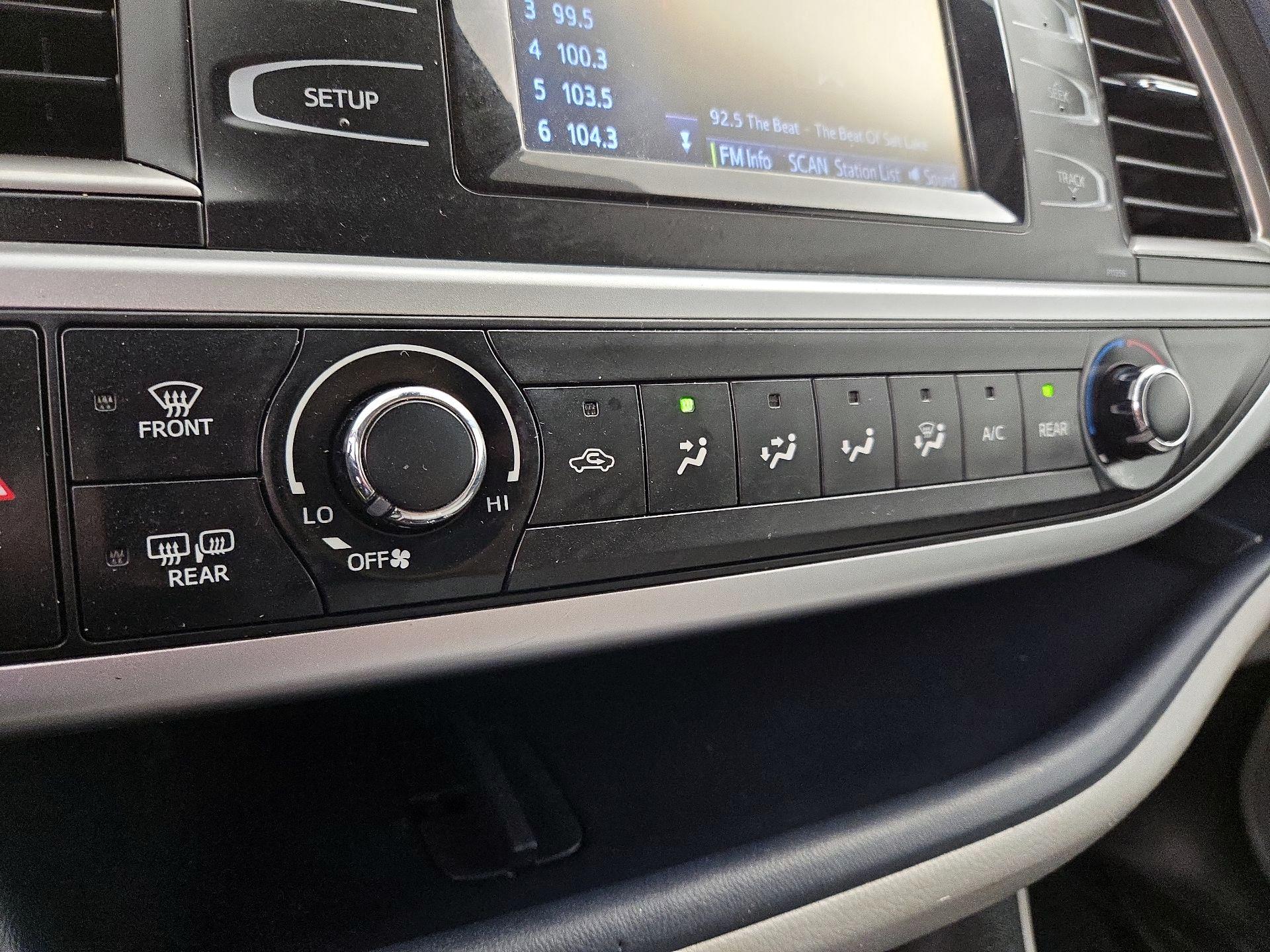 Thumbnail: 2018 Toyota Highlander - 16