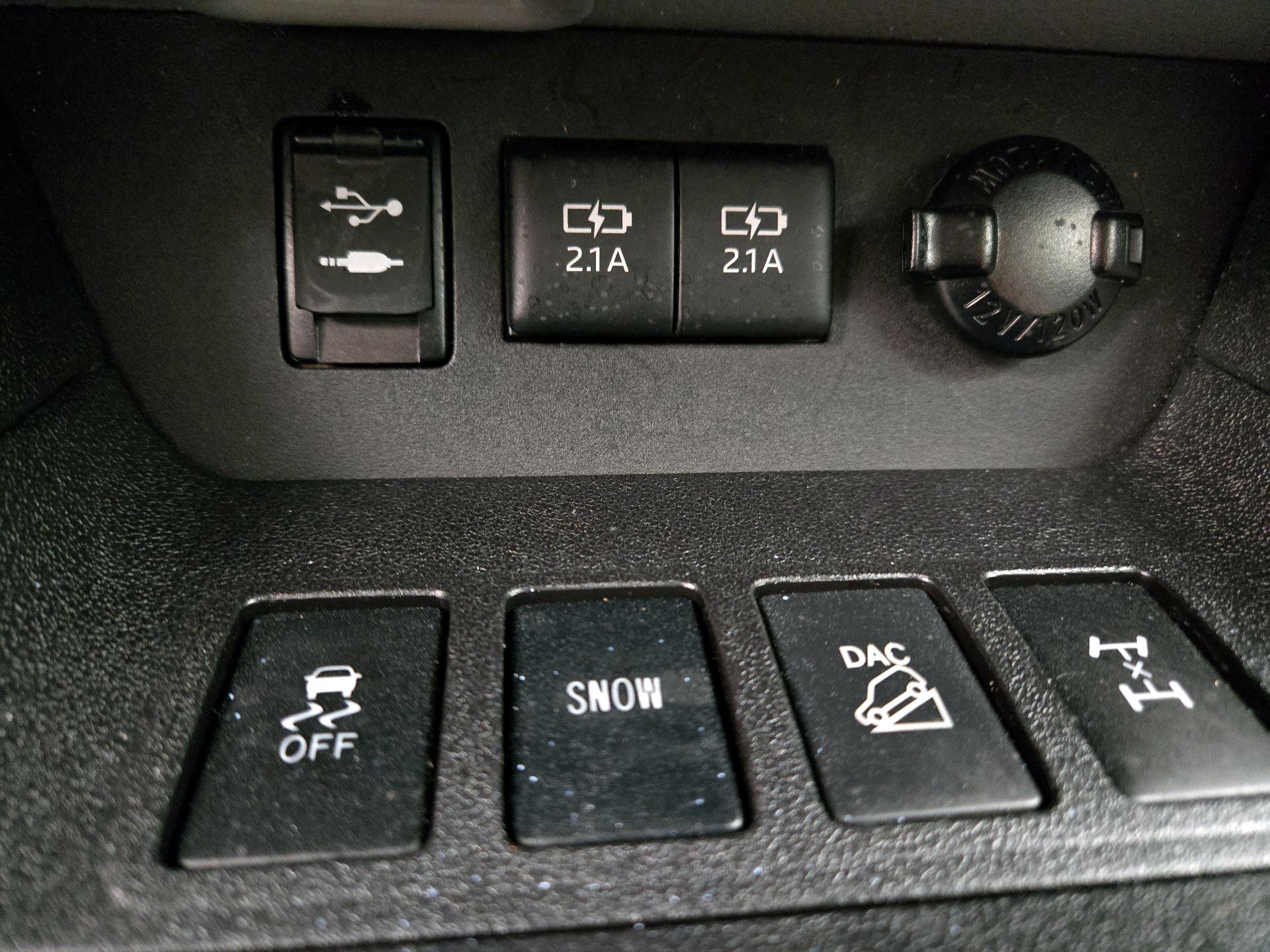 Thumbnail: 2018 Toyota Highlander - 18