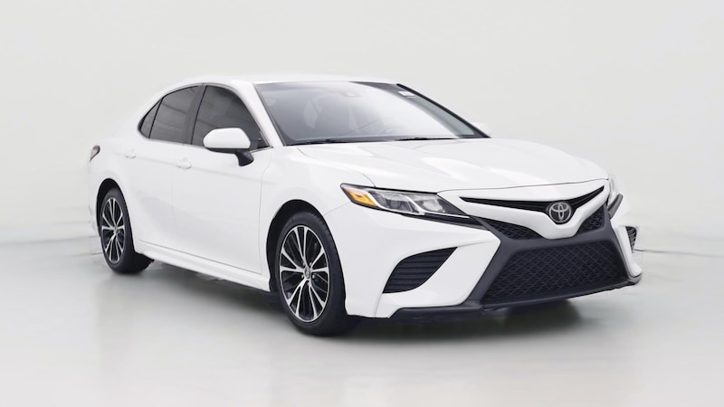 2018 Toyota Camry SE Hero Image