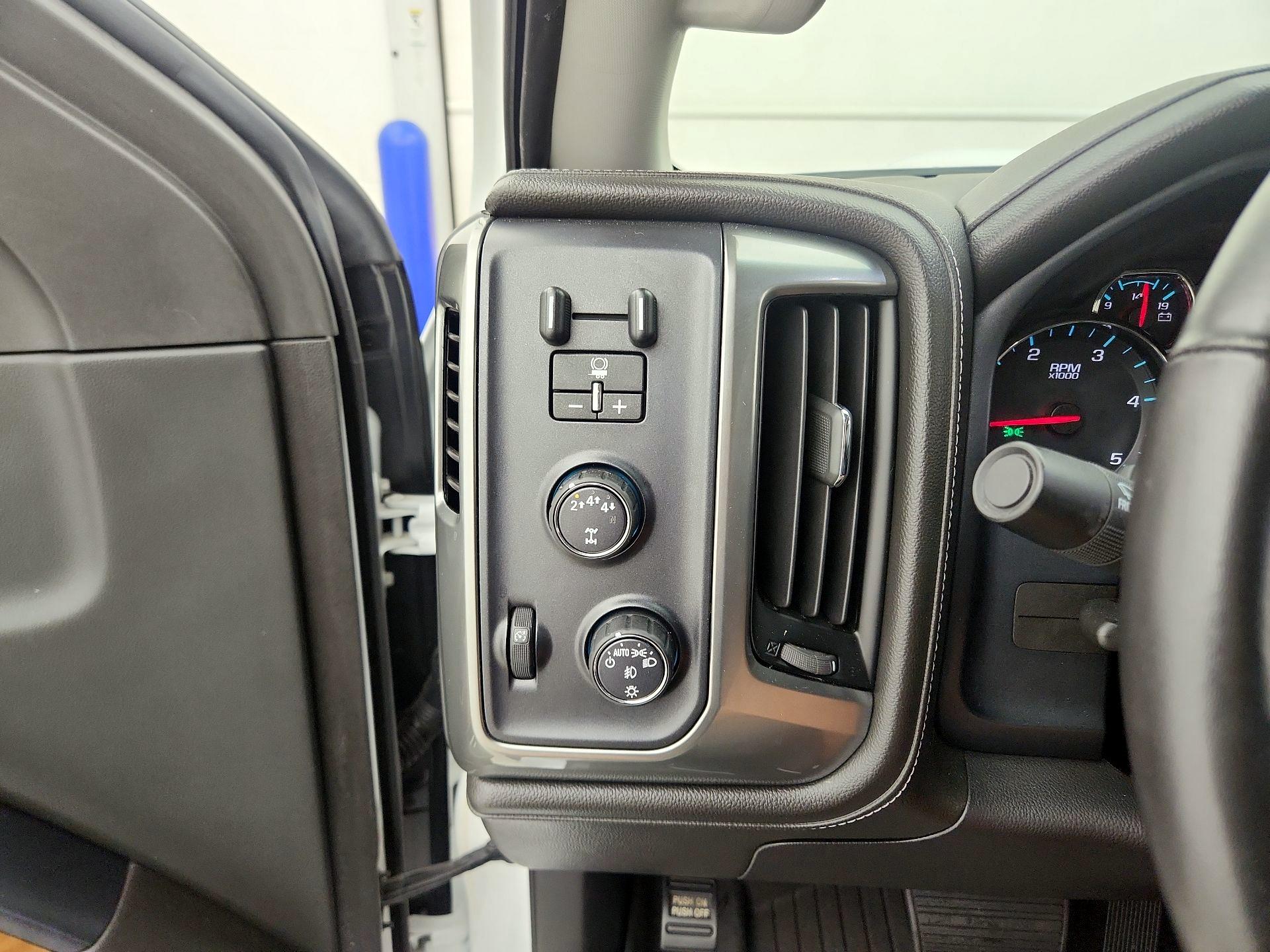 Thumbnail: 2019 Chevrolet Silverado 3500 - 13