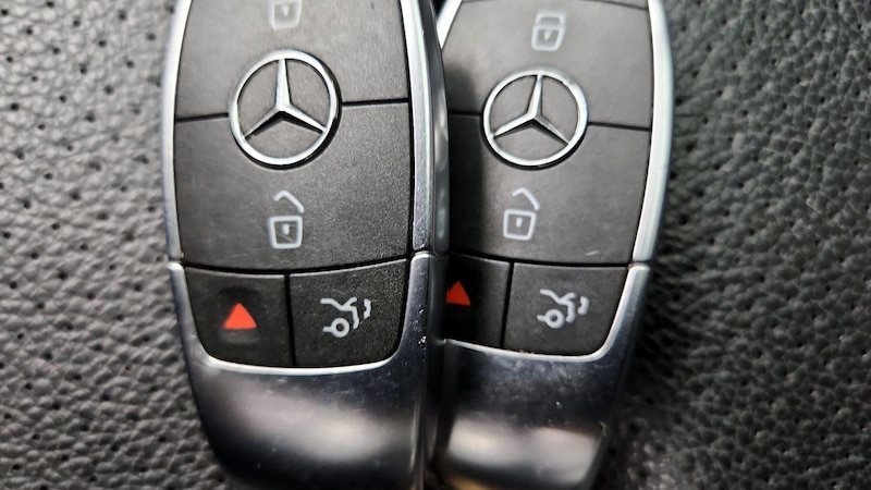 2021 Mercedes-Benz GLC 300 23