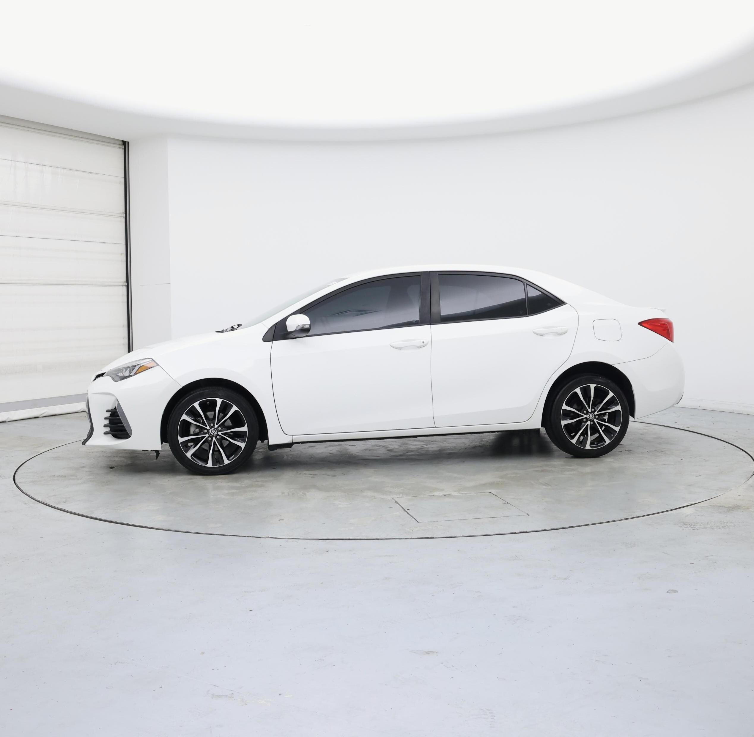 Thumbnail: 2018 Toyota Corolla - 3