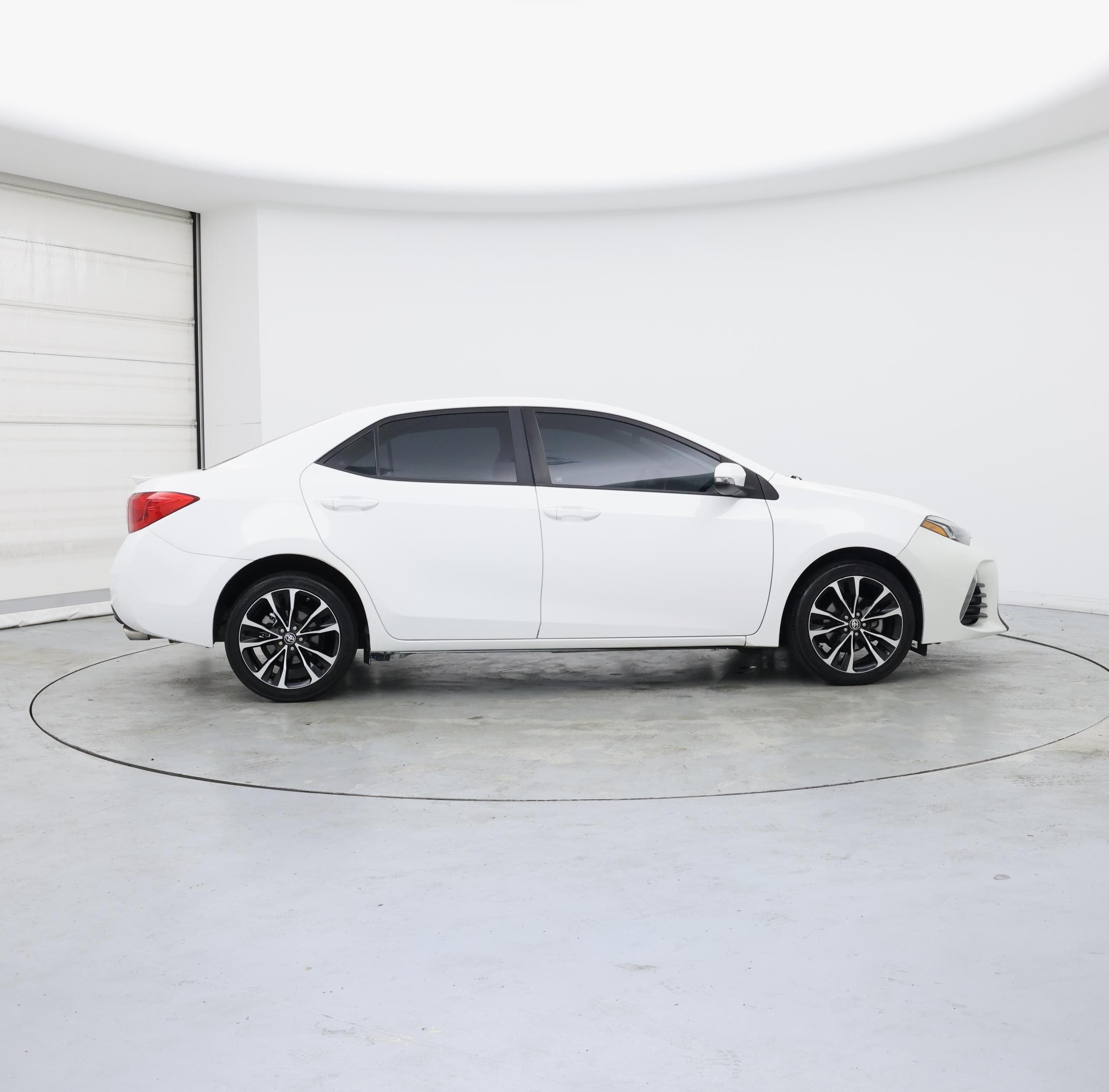 Thumbnail: 2018 Toyota Corolla - 7