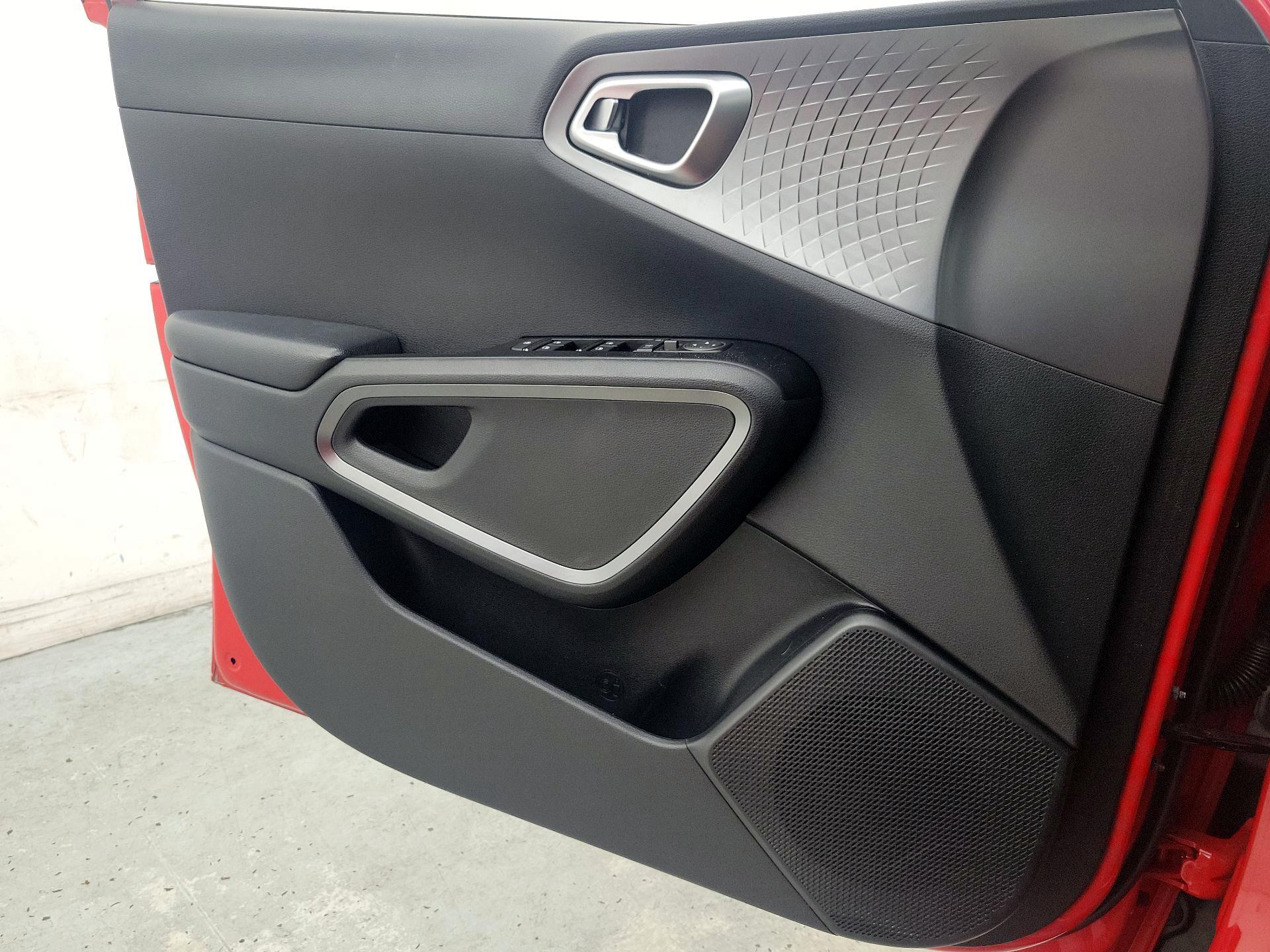 Thumbnail: 2020 Kia Soul - 12