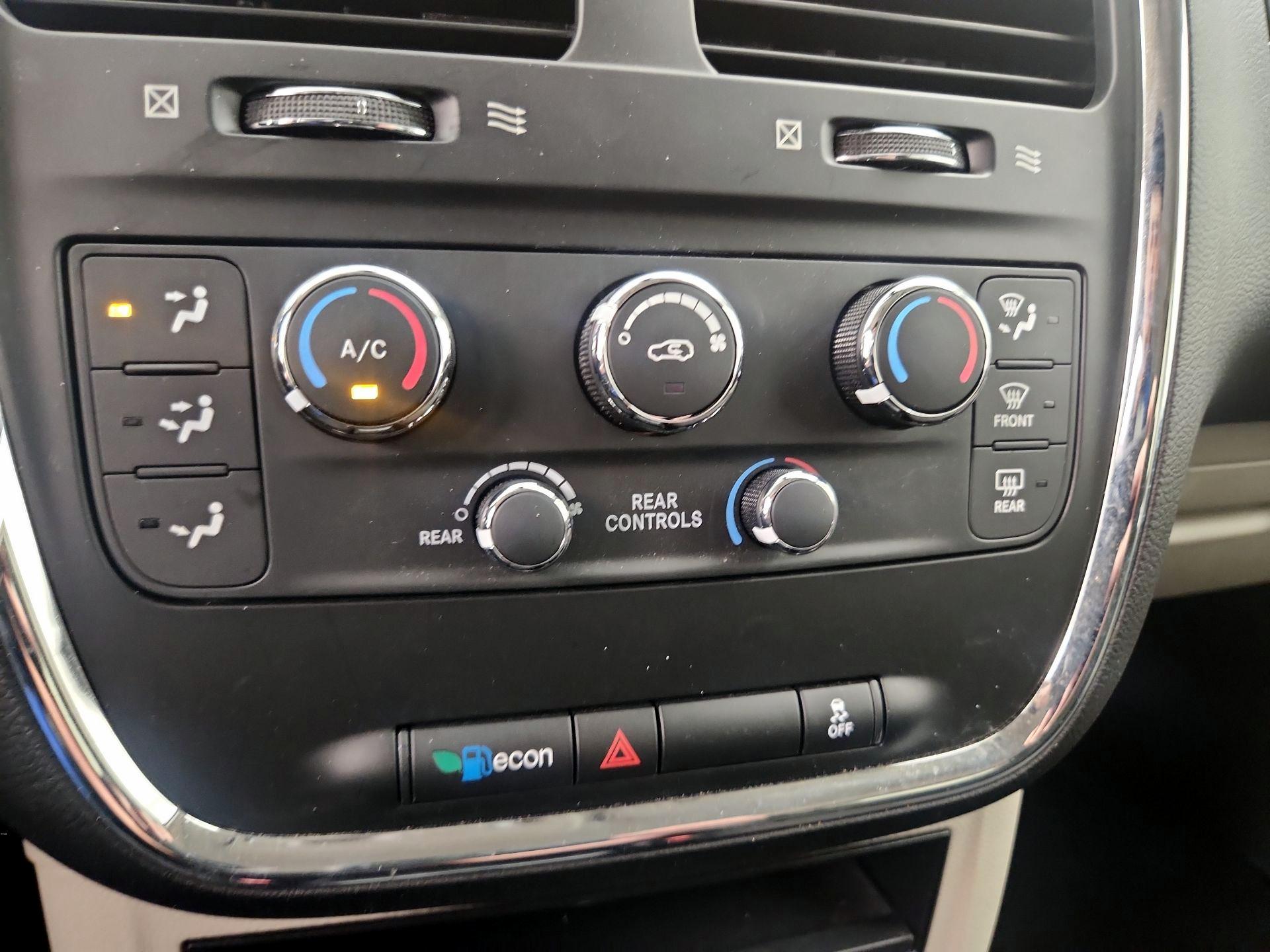 Thumbnail: 2020 Dodge Grand Caravan - 16