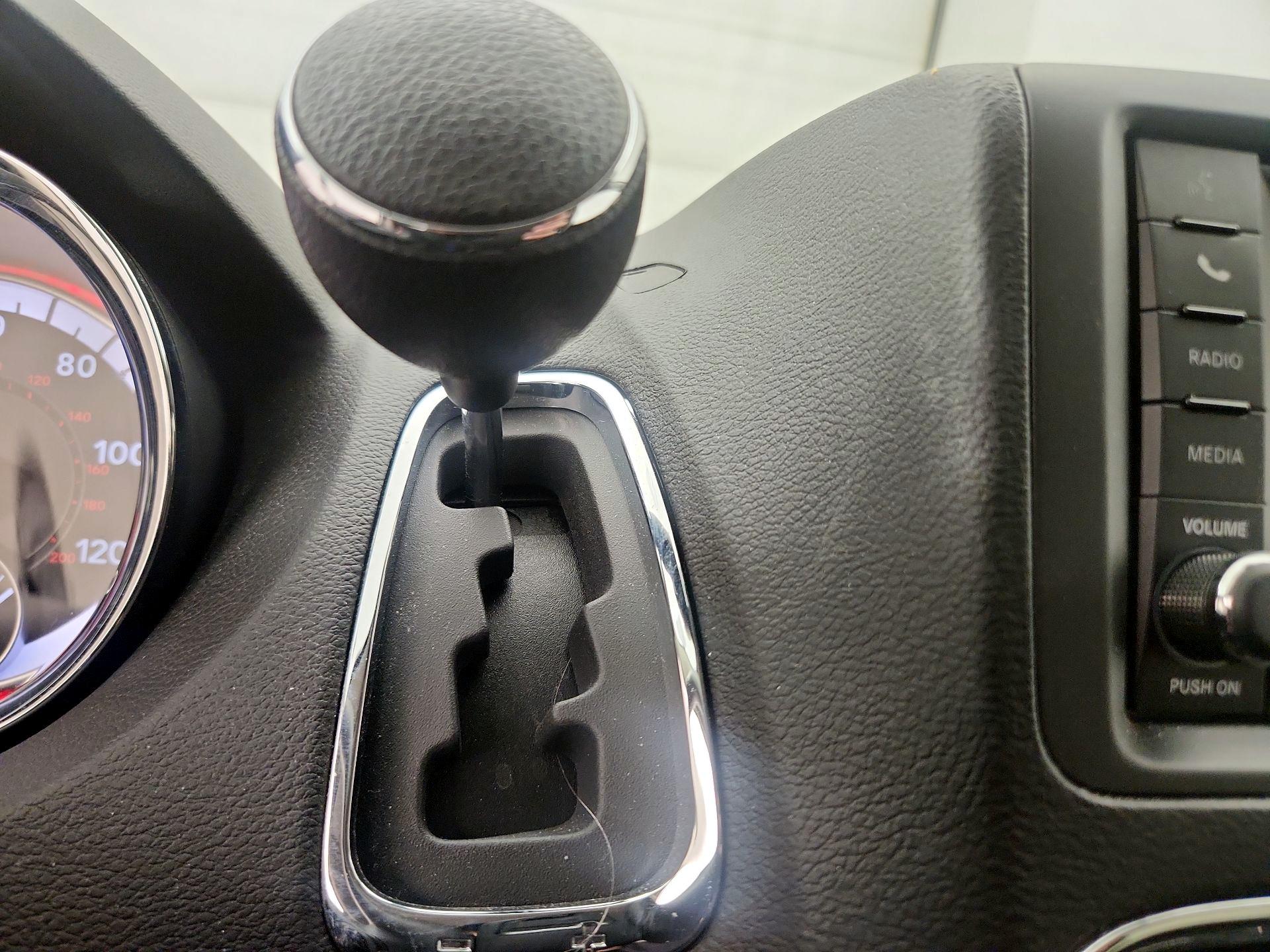 Thumbnail: 2020 Dodge Grand Caravan - 17