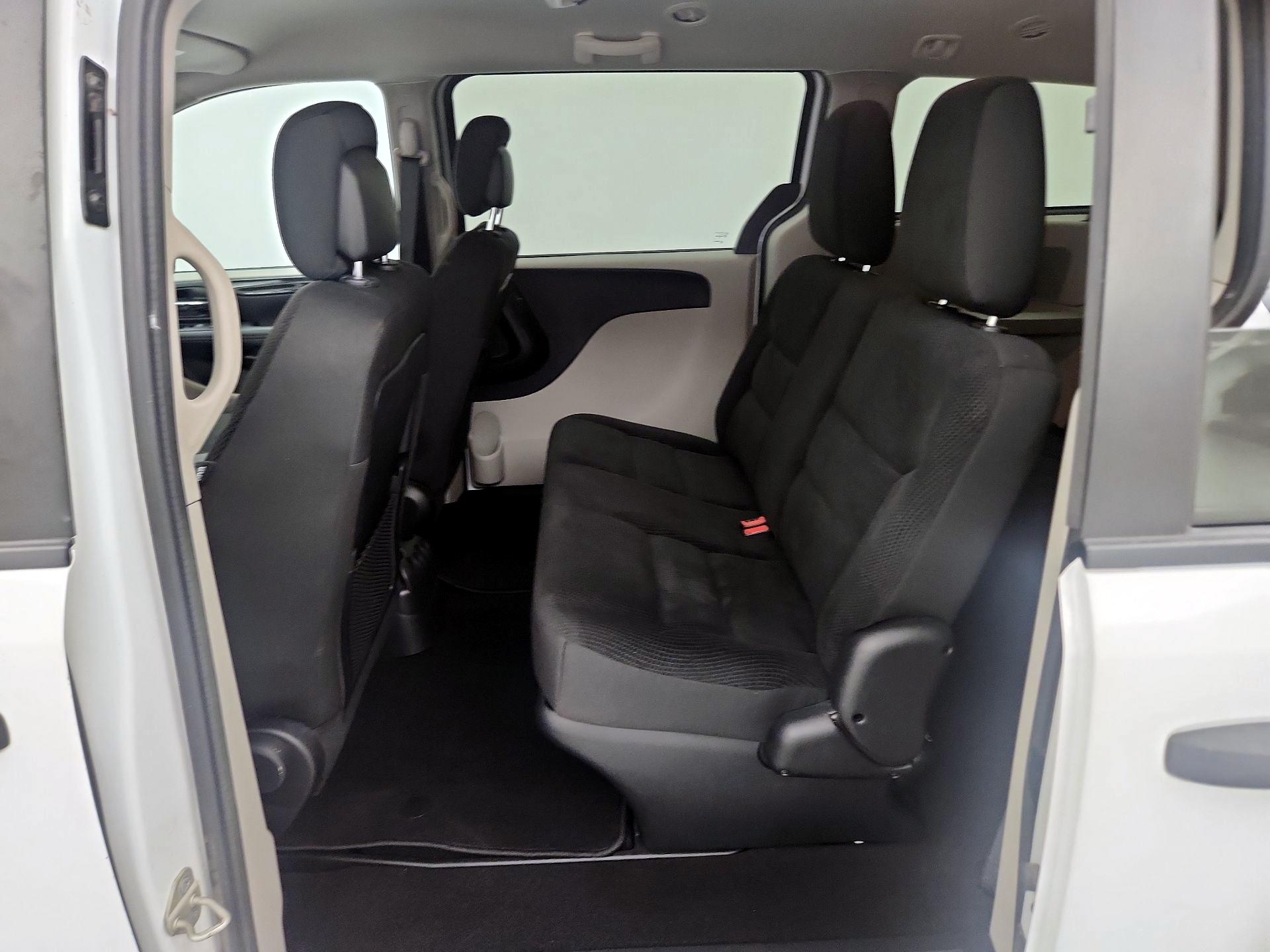 Thumbnail: 2020 Dodge Grand Caravan - 18