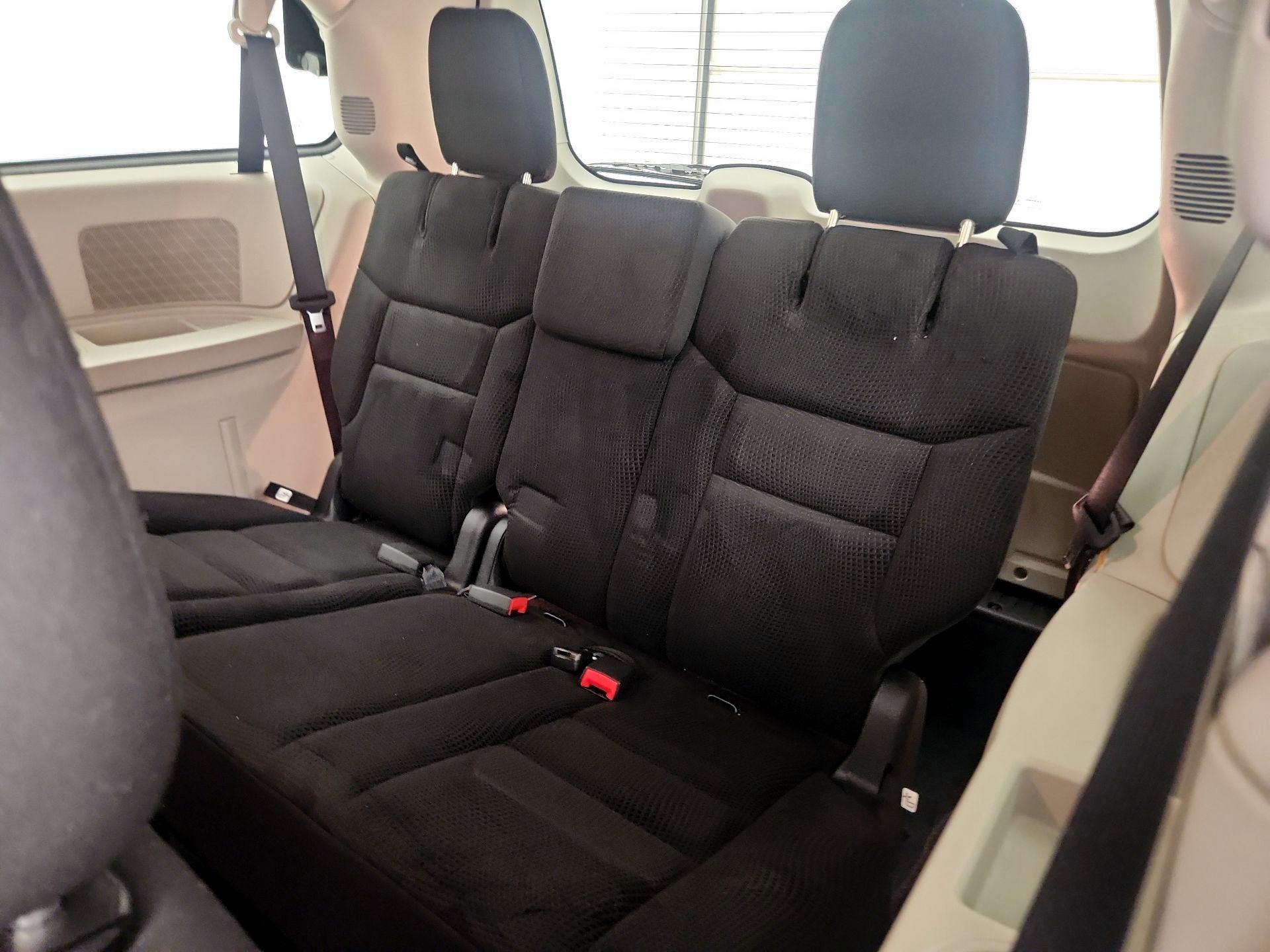 Thumbnail: 2020 Dodge Grand Caravan - 19