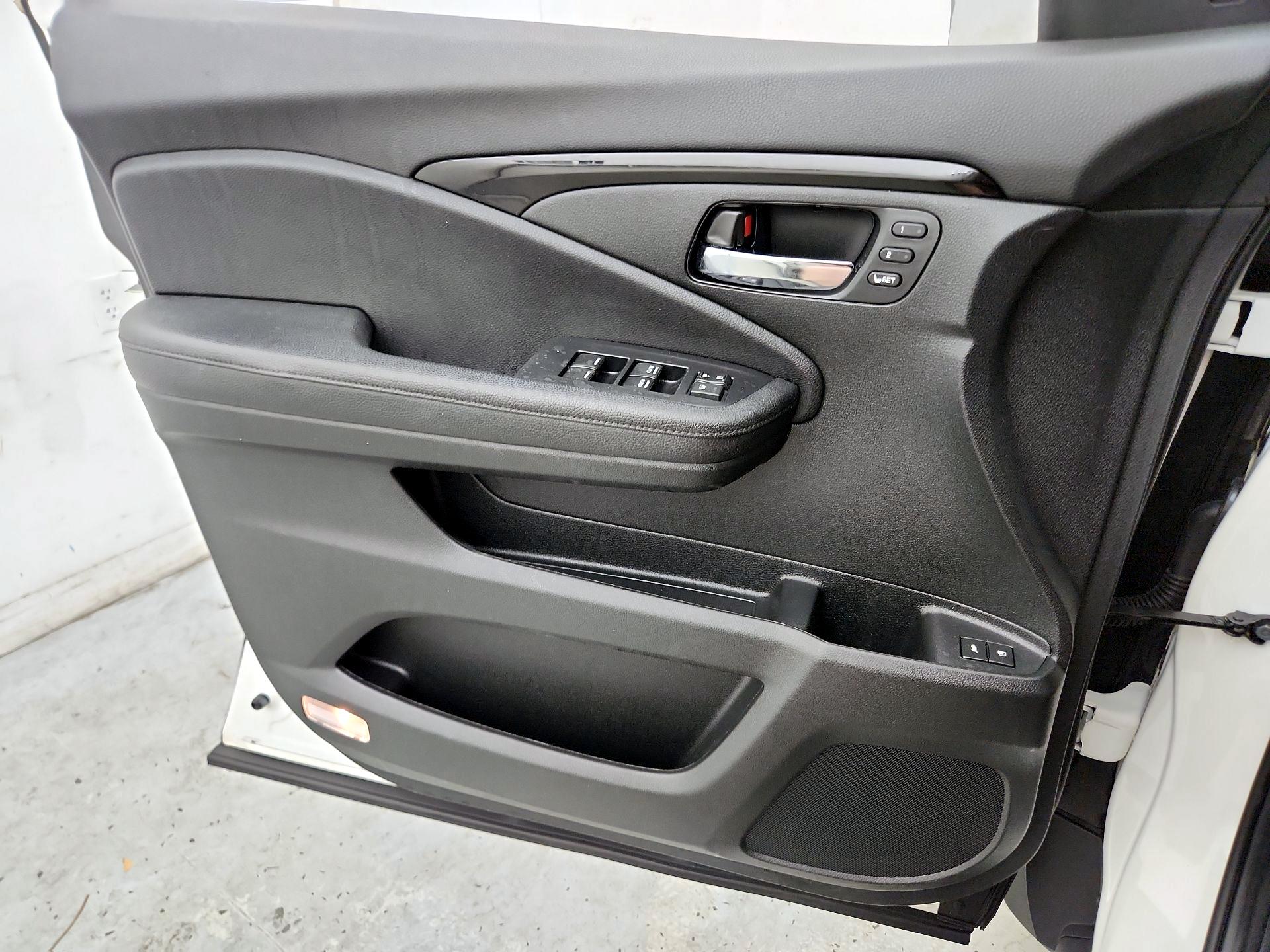 Thumbnail: 2019 Honda Passport - 12