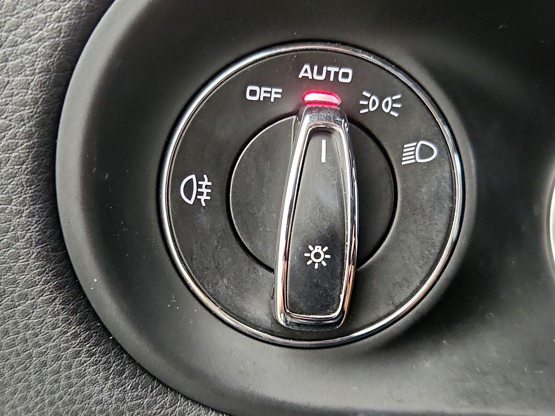 Thumbnail: 2022 Porsche Macan - 13