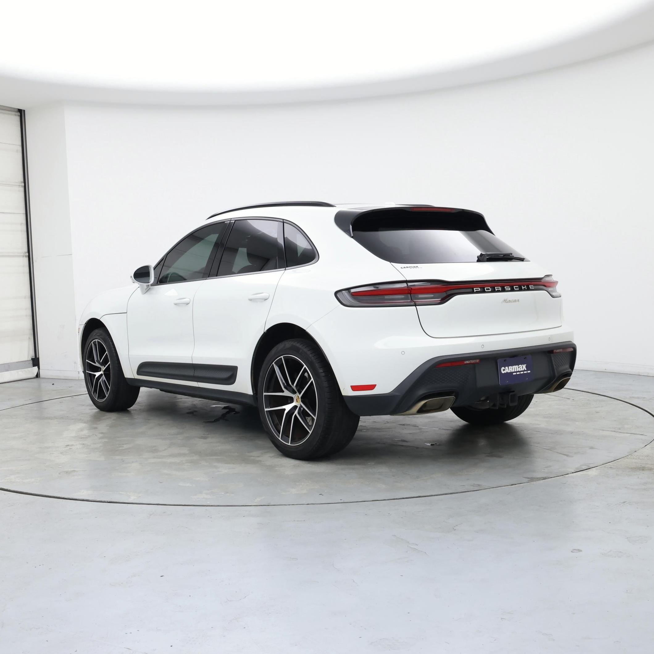 Thumbnail: 2022 Porsche Macan - 2