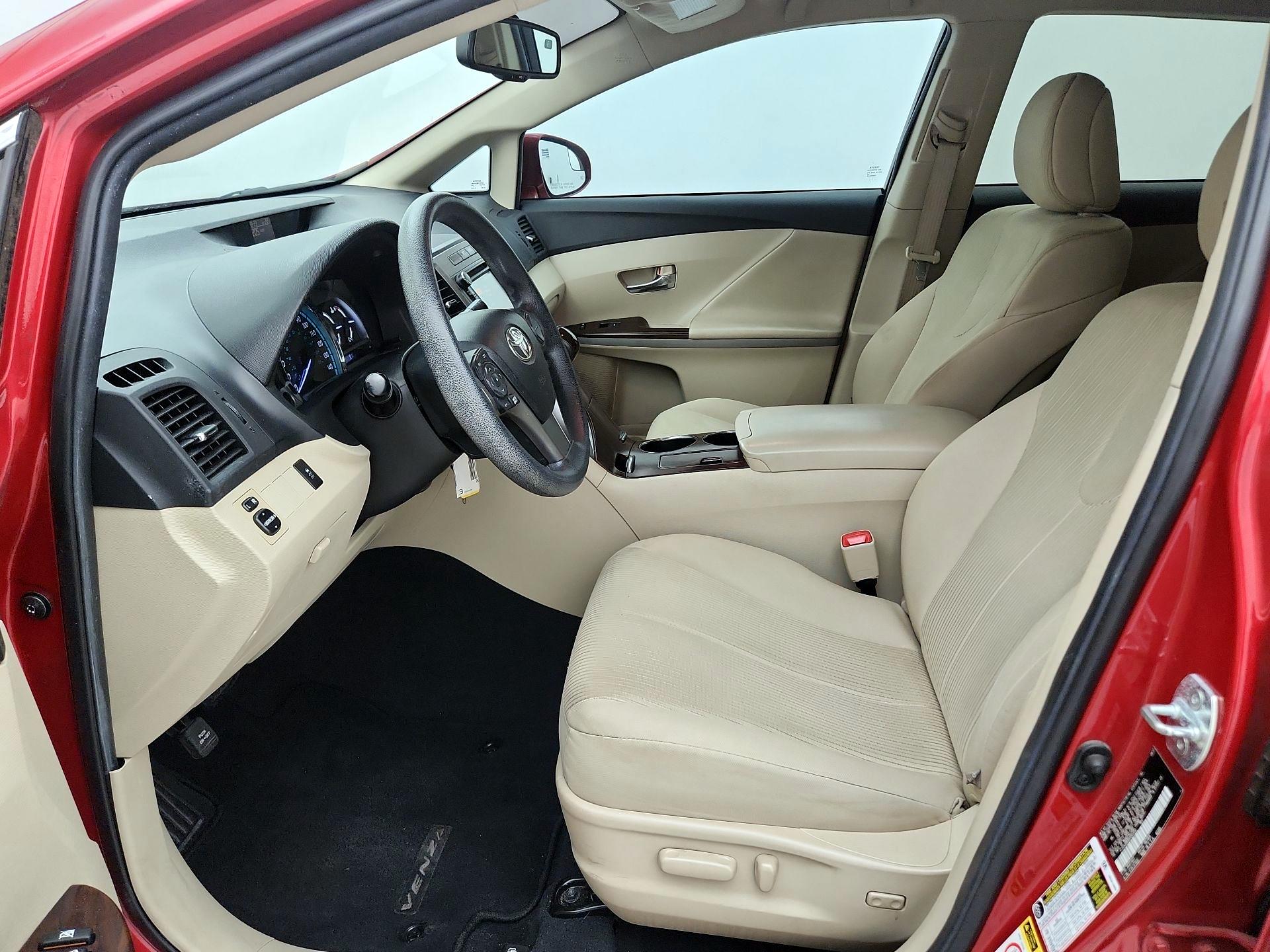 Thumbnail: 2013 Toyota Venza - 11