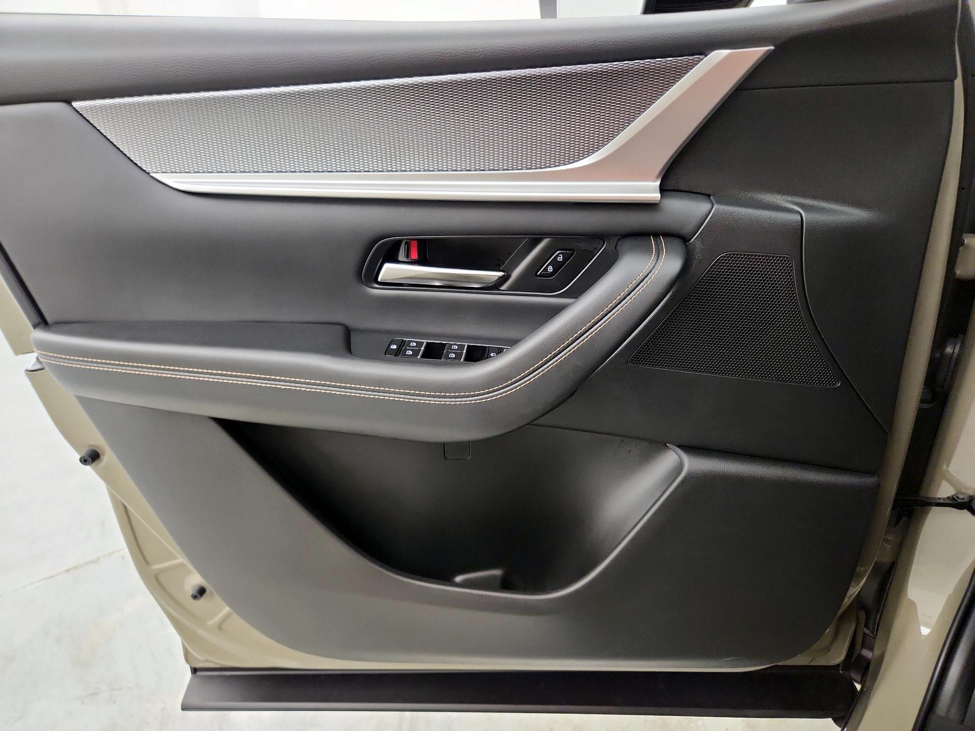 Thumbnail: 2025 Mazda CX-70 - 12