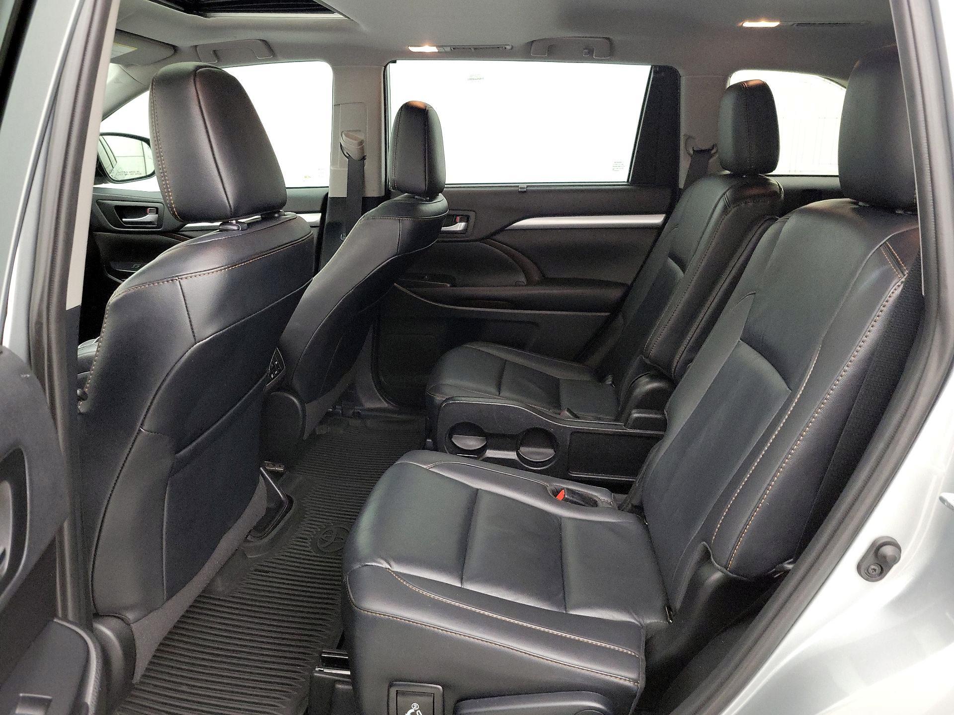 Thumbnail: 2019 Toyota Highlander - 20