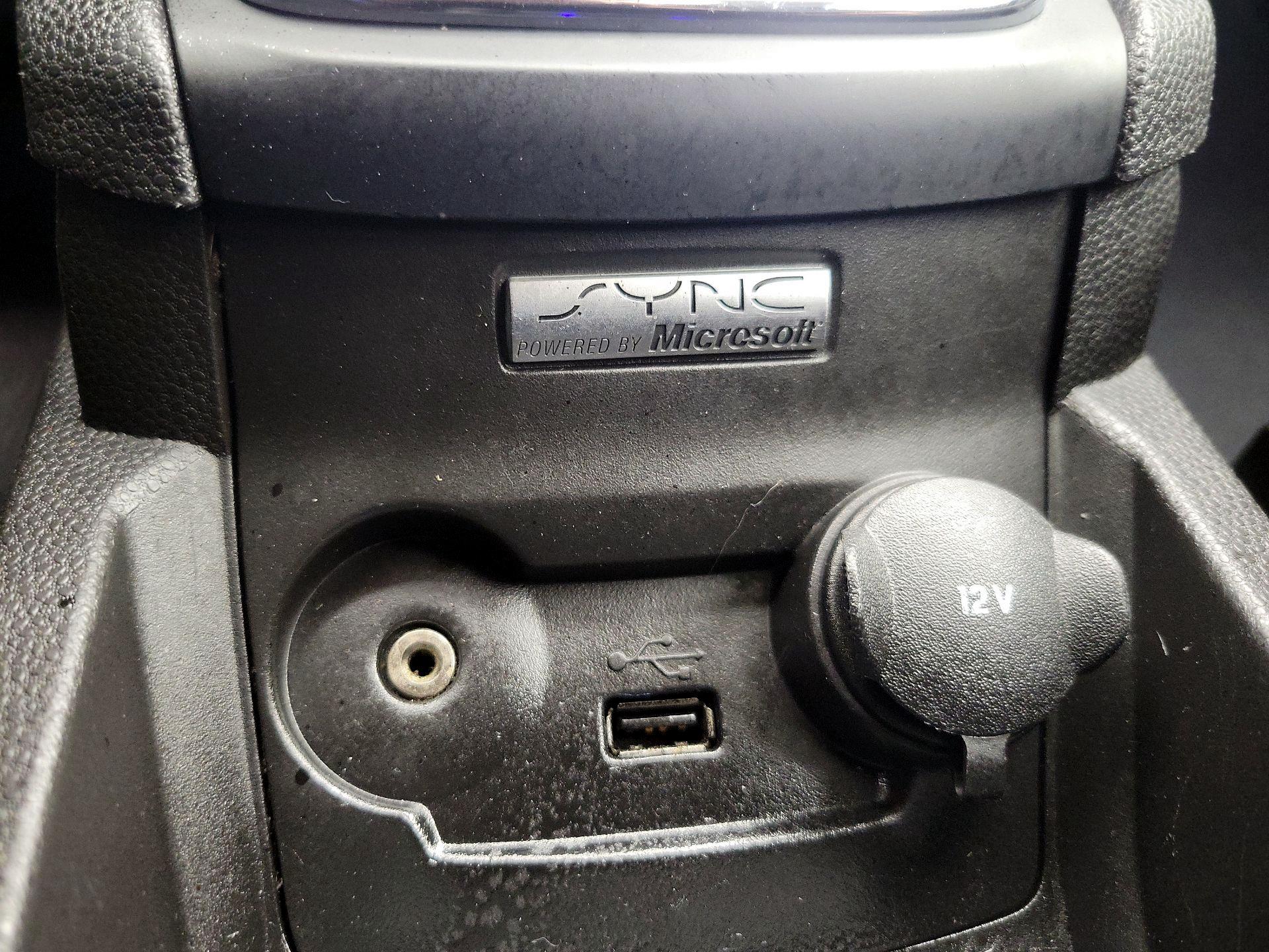 Thumbnail: 2013 Ford Fiesta - 17
