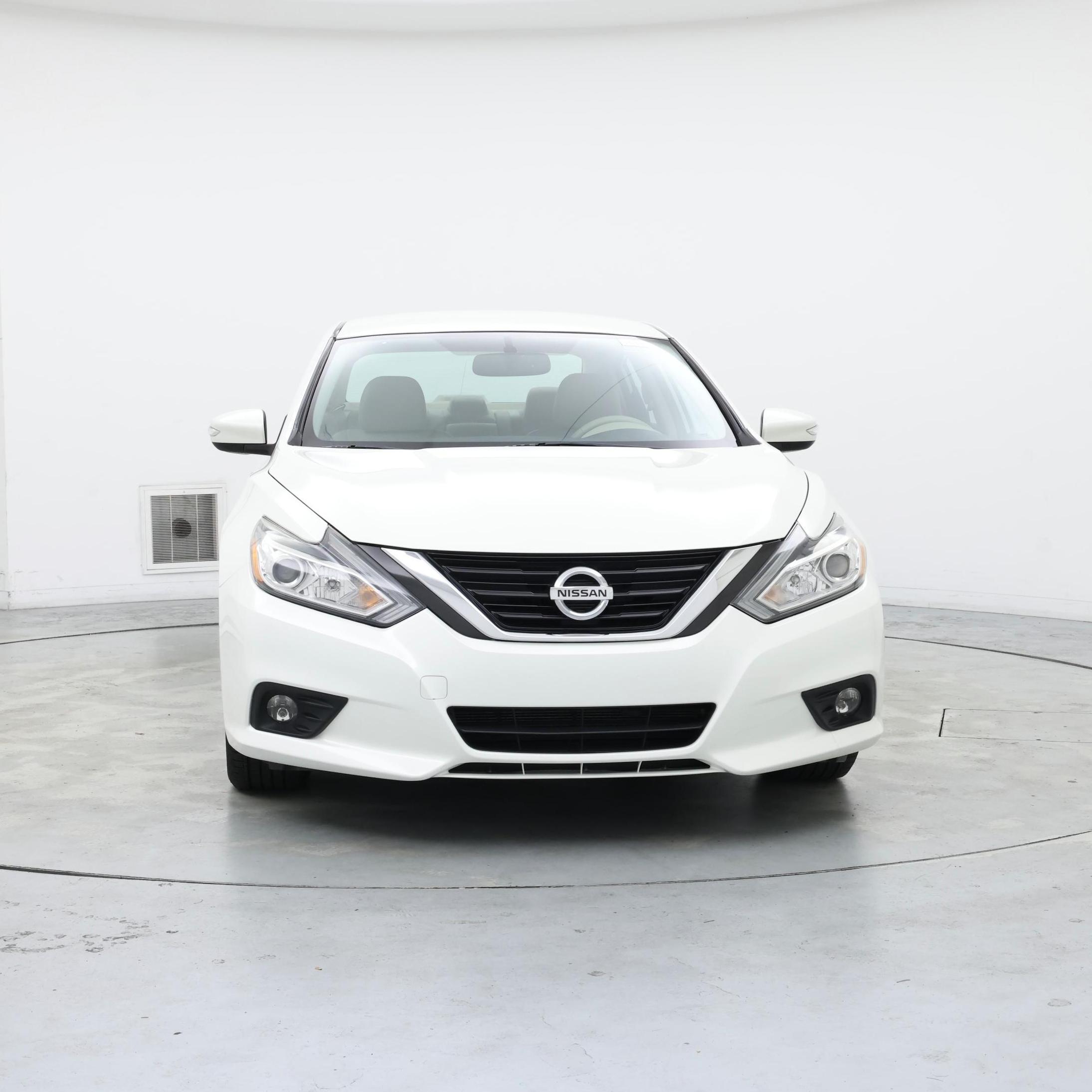 Thumbnail: 2018 Nissan Altima - 5