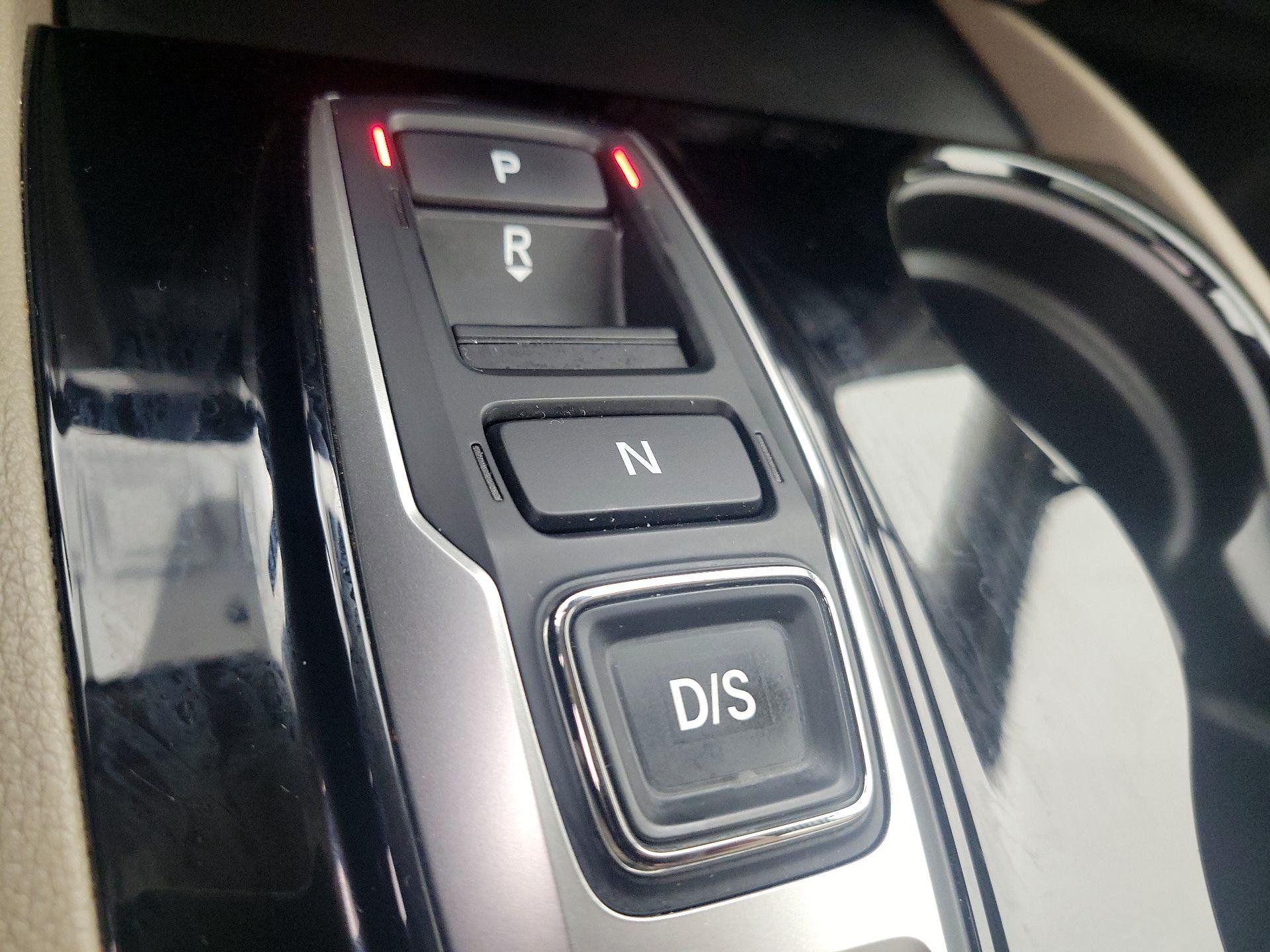 Thumbnail: 2019 Honda Pilot - 17