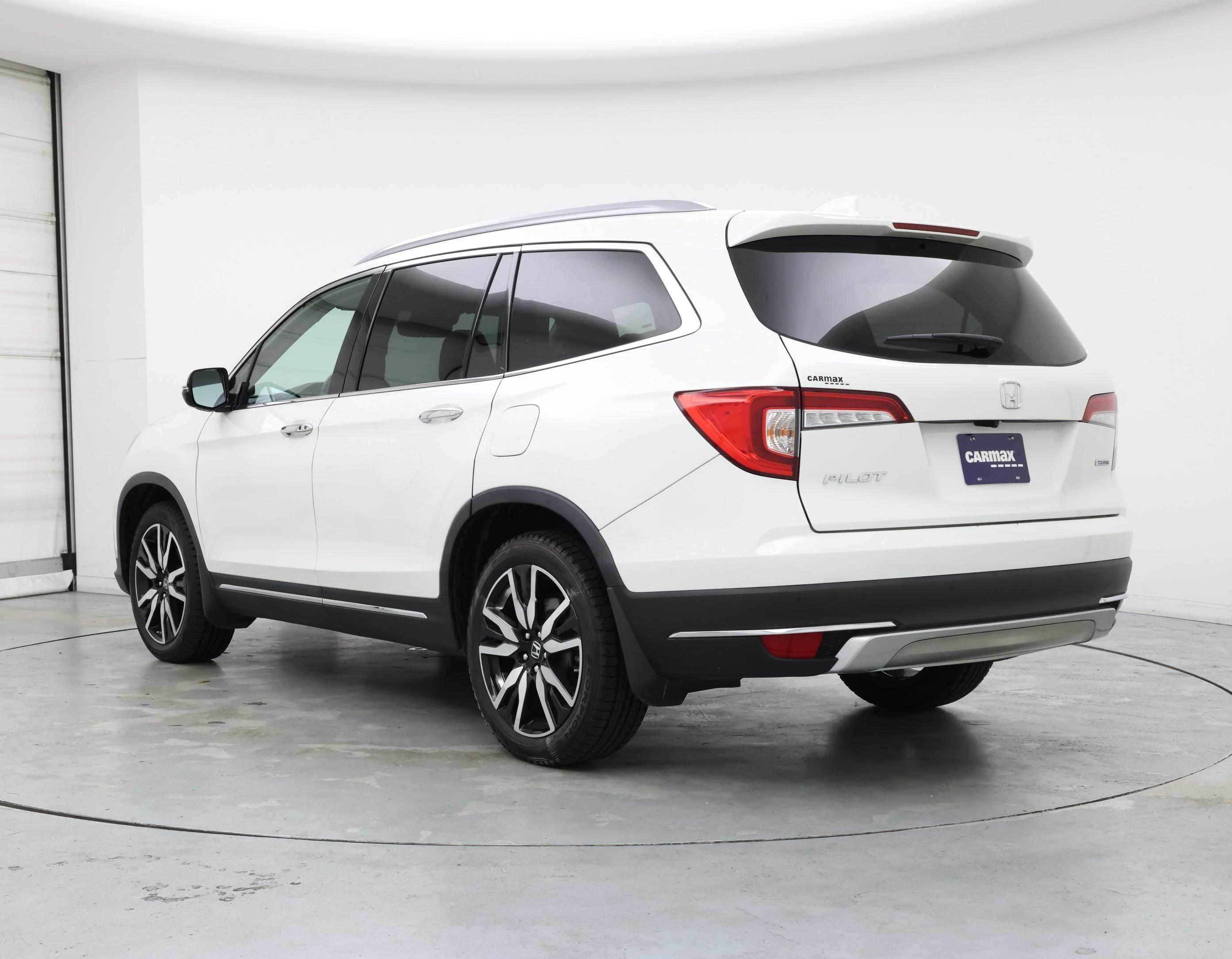 Thumbnail: 2019 Honda Pilot - 2