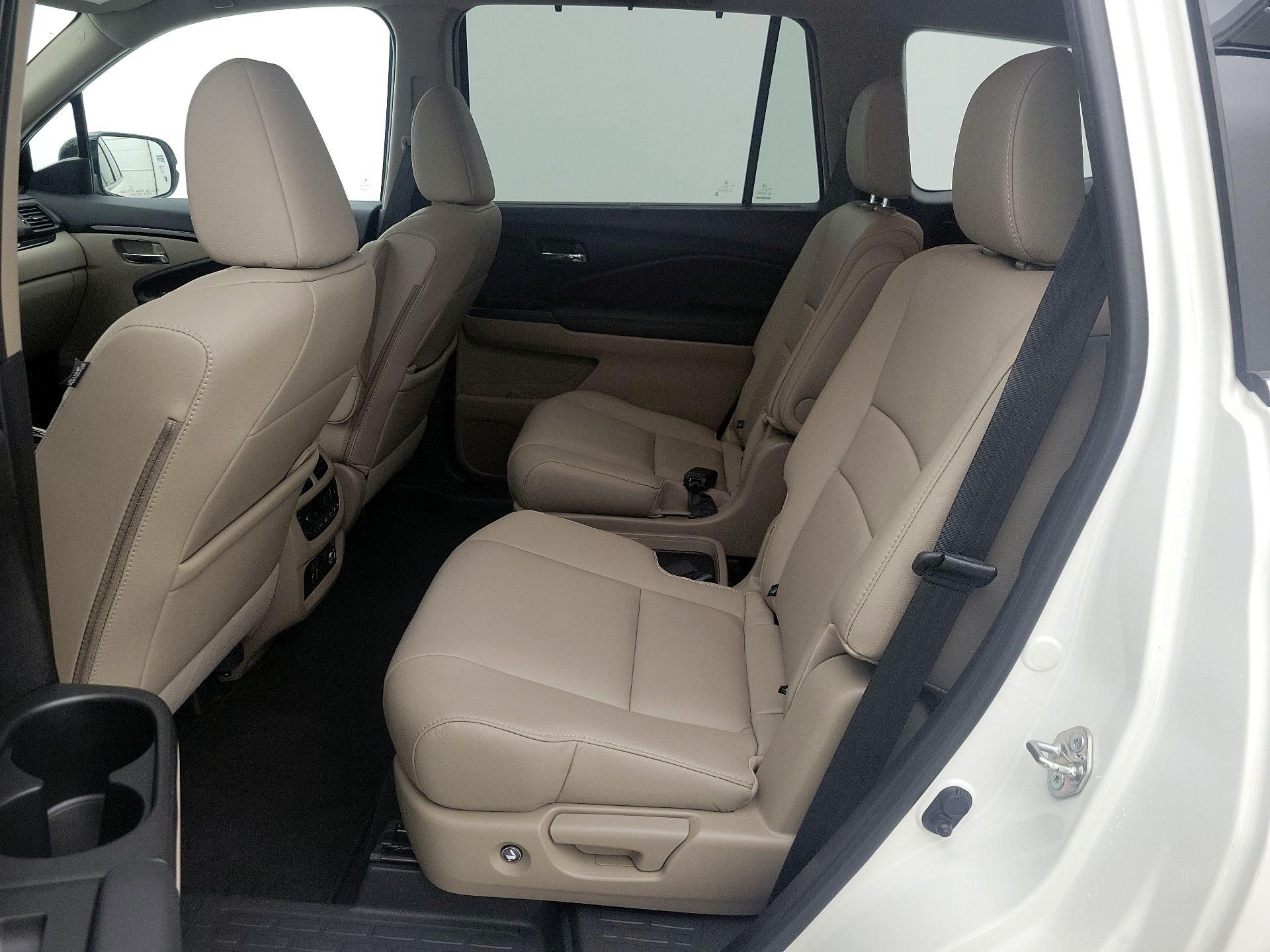 Thumbnail: 2019 Honda Pilot - 20