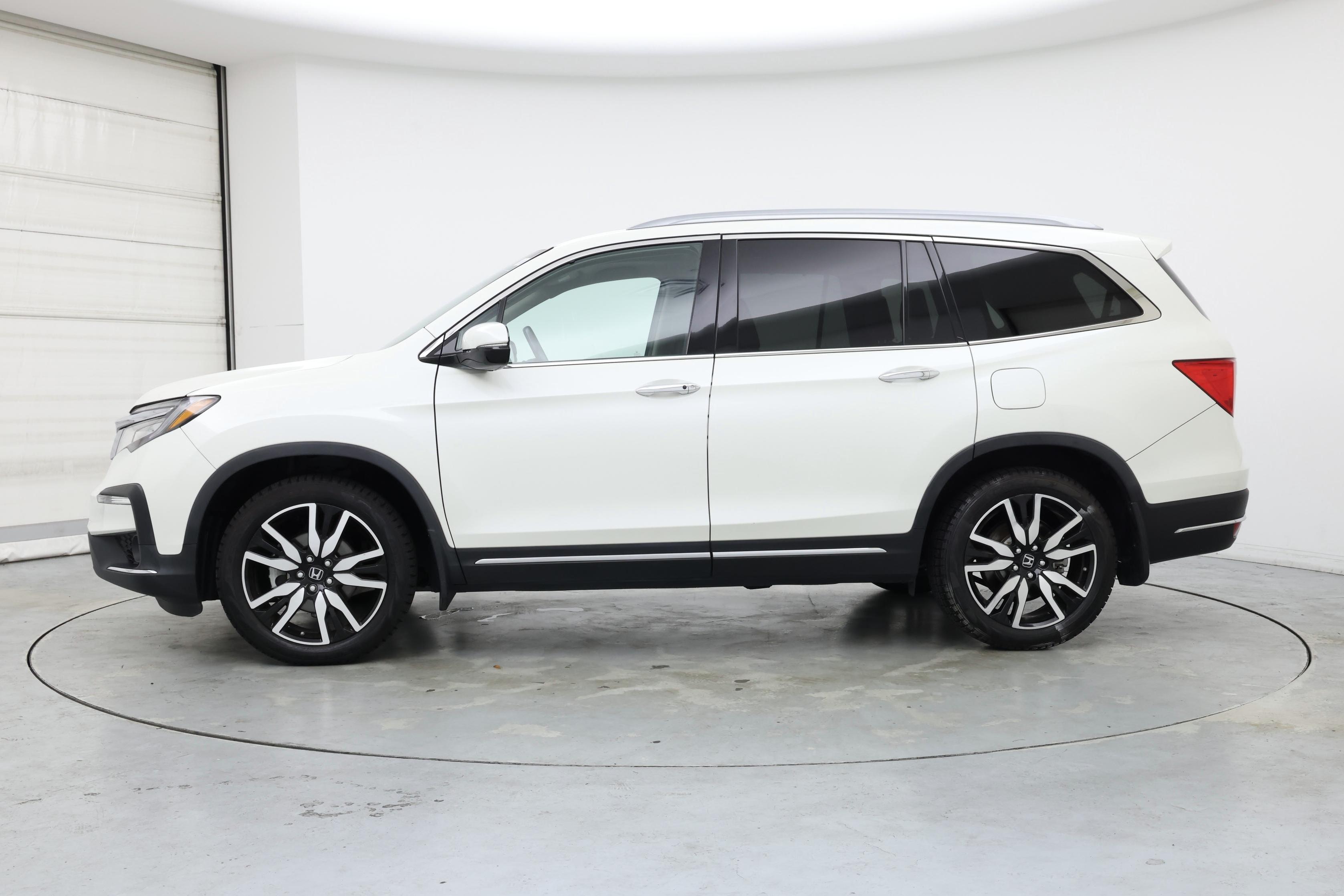 Thumbnail: 2019 Honda Pilot - 3