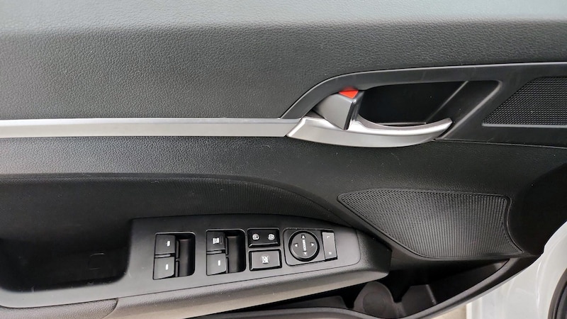 2019 Hyundai Elantra SEL 12