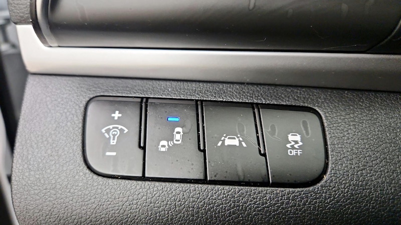 2019 Hyundai Elantra SEL 13