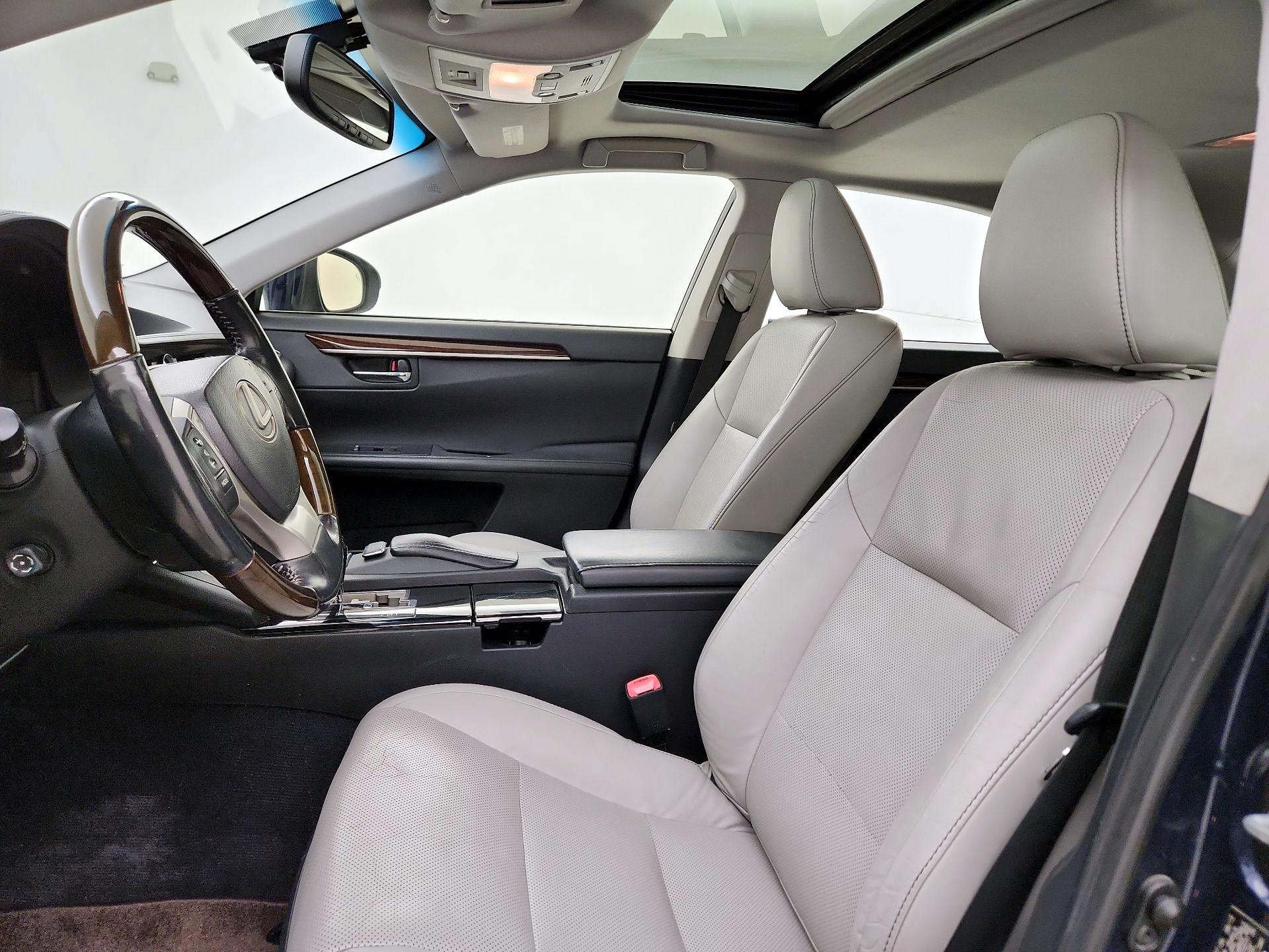 Thumbnail: 2013 Lexus ES - 20