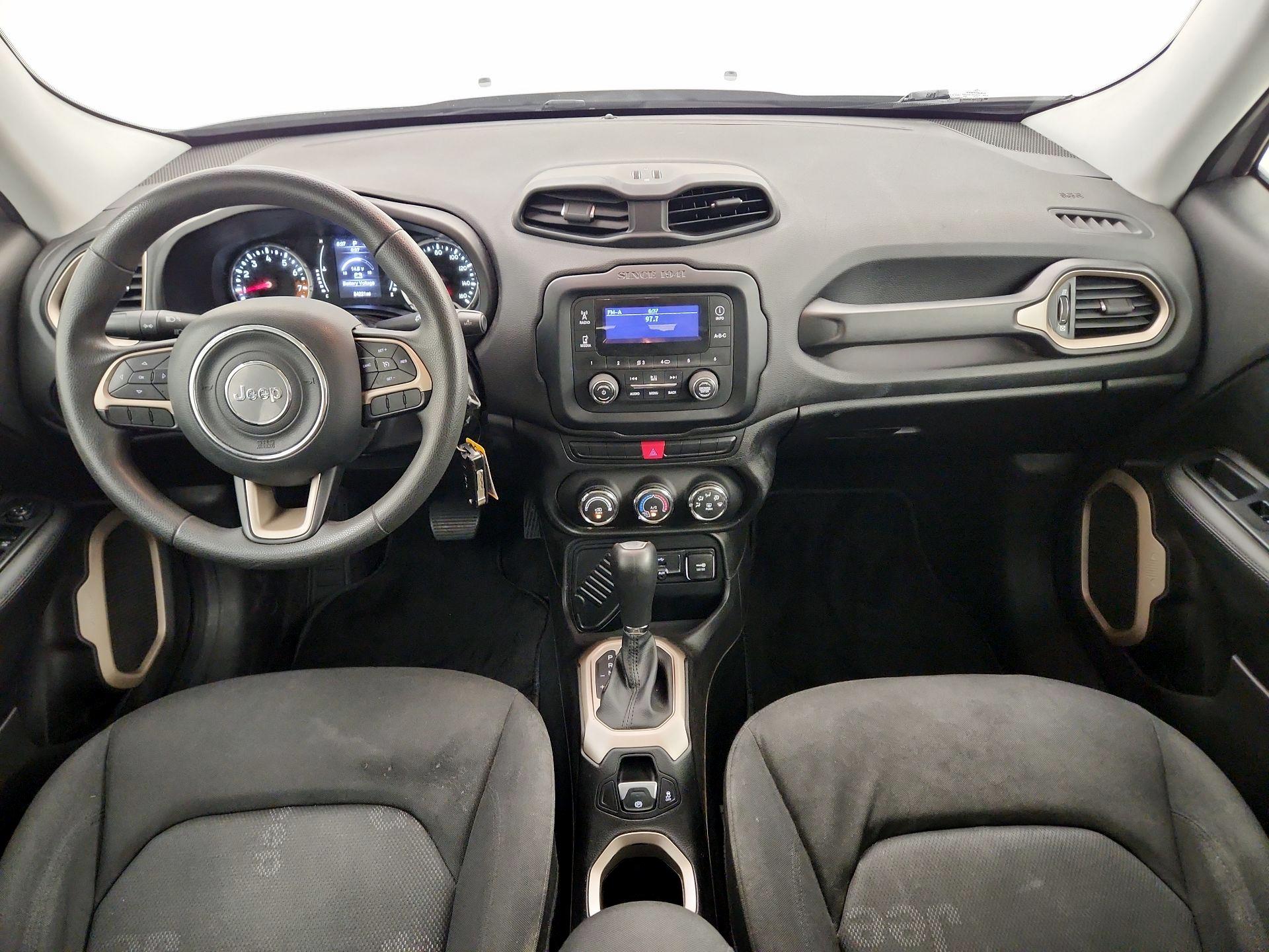 Thumbnail: 2015 Jeep Renegade - 9