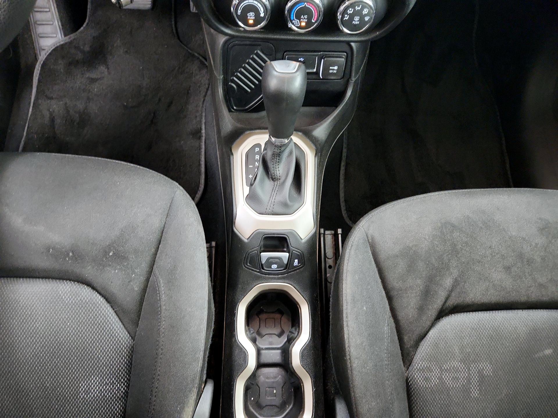 Thumbnail: 2015 Jeep Renegade - 16