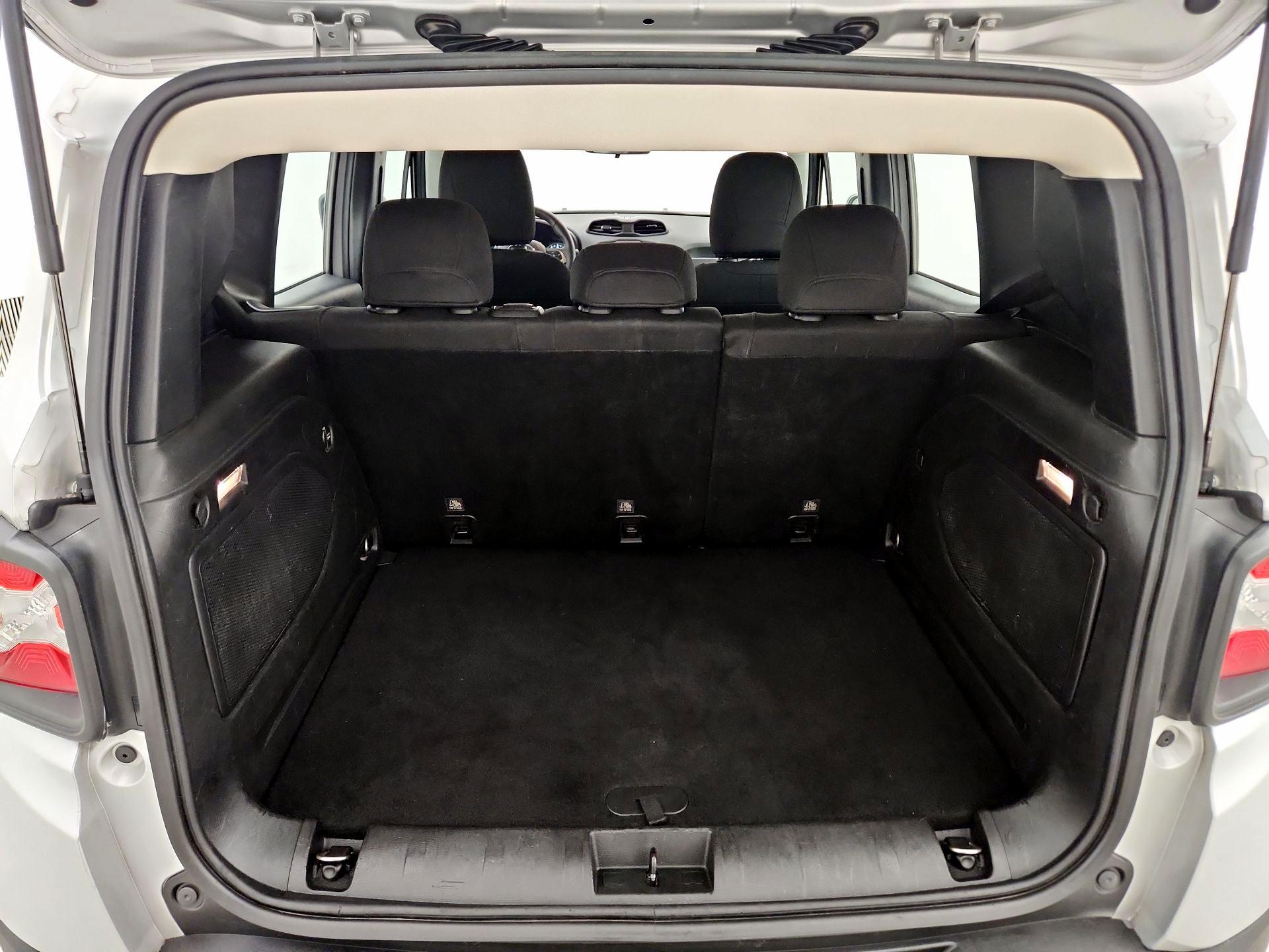 Thumbnail: 2015 Jeep Renegade - 19
