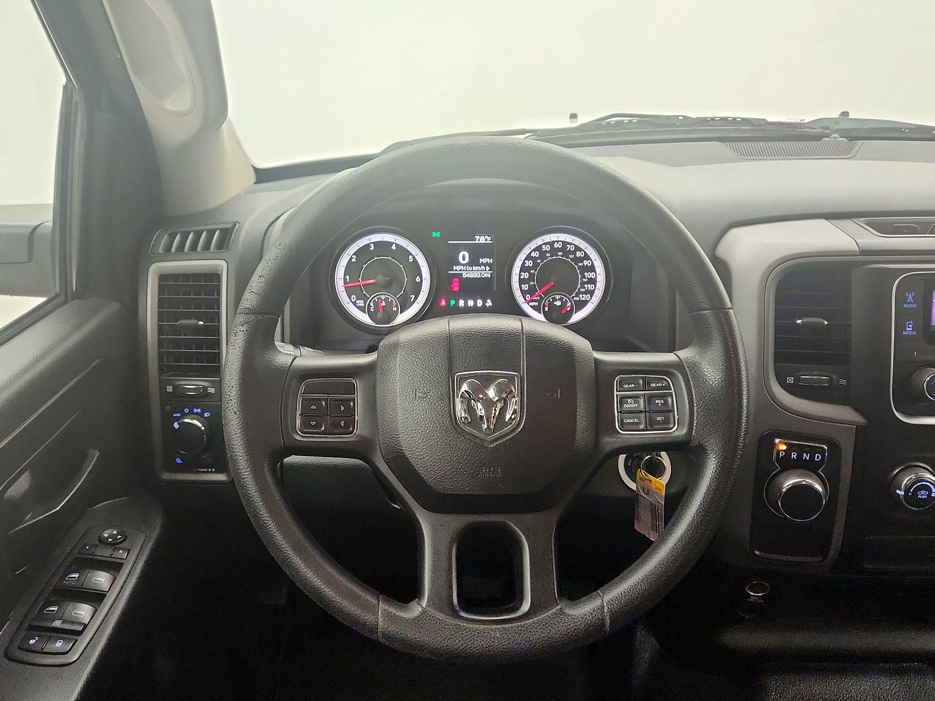Thumbnail: 2020 RAM 1500 Classic - 10