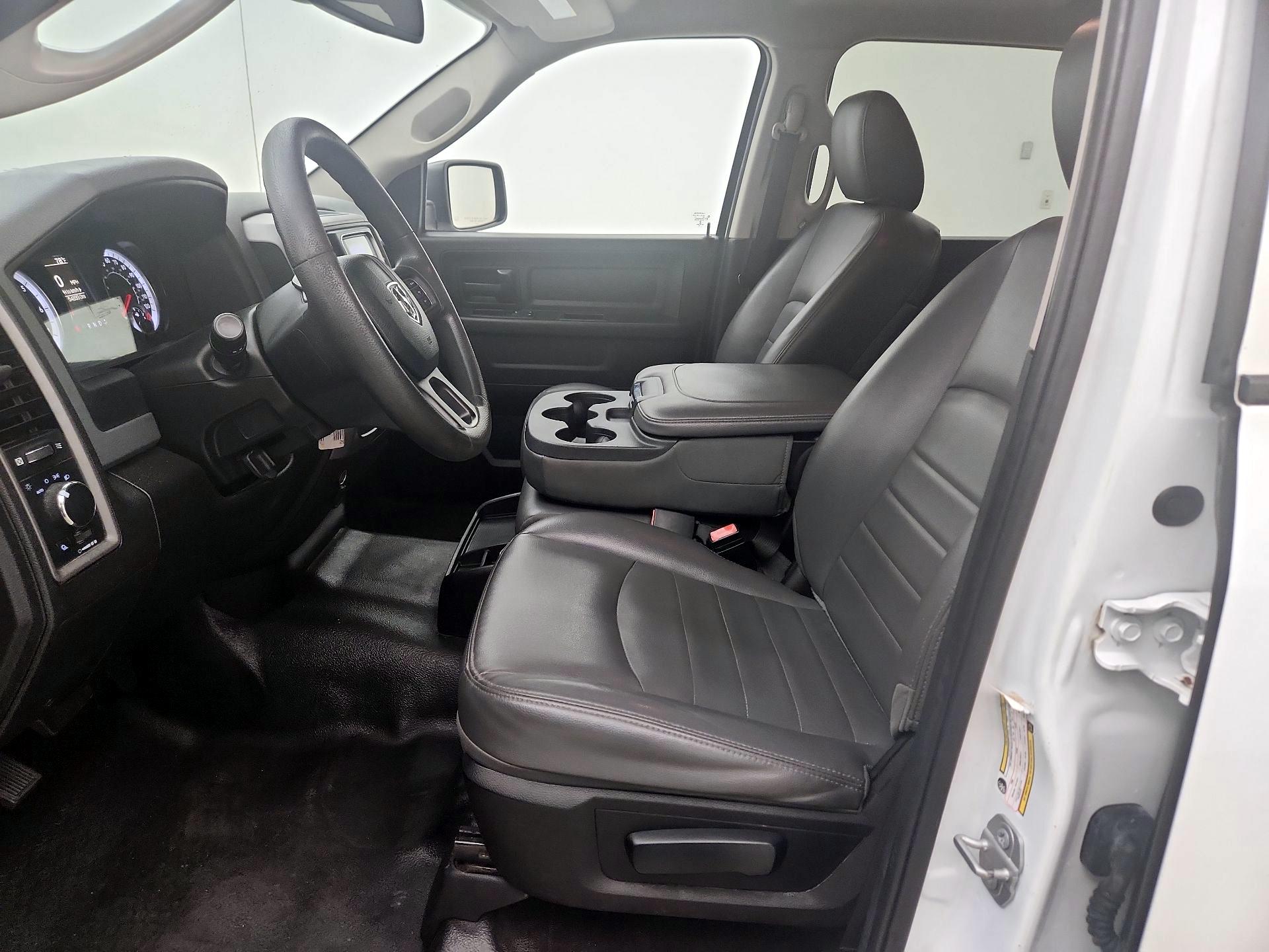 Thumbnail: 2020 RAM 1500 Classic - 11