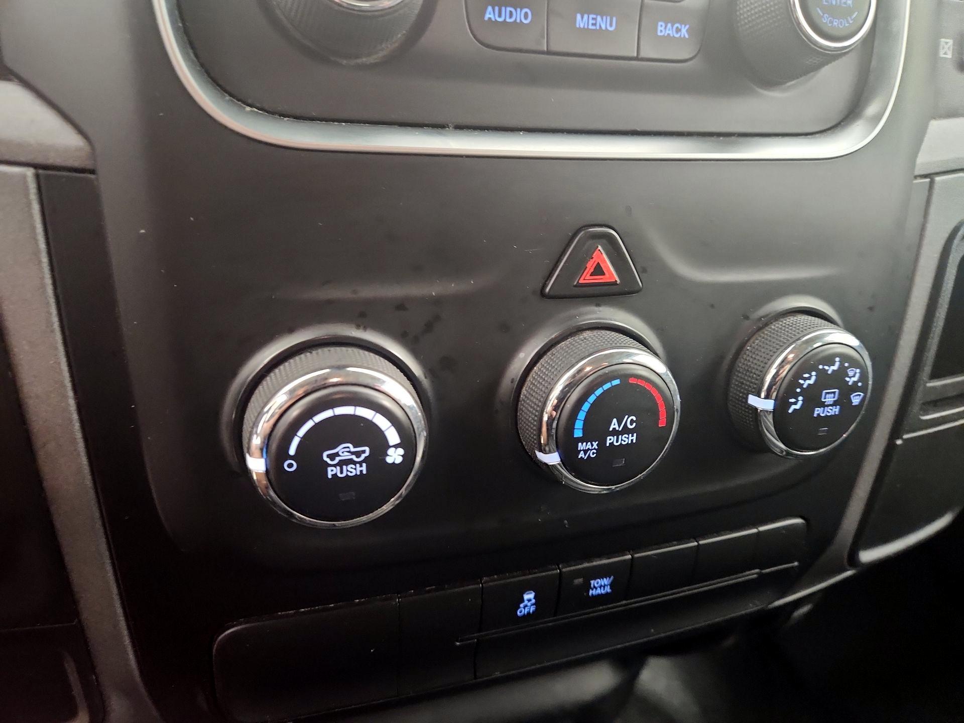 Thumbnail: 2020 RAM 1500 Classic - 16