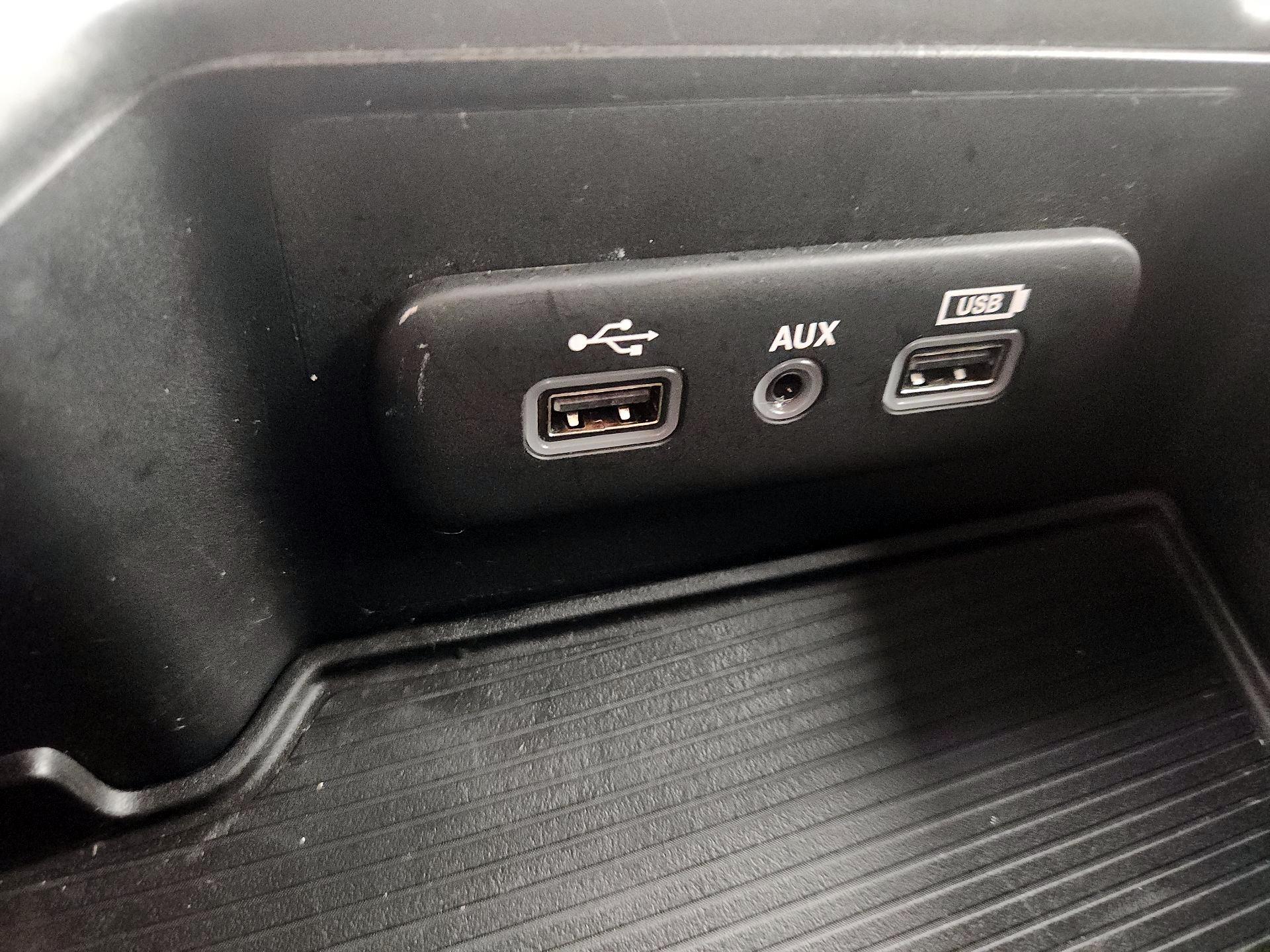 Thumbnail: 2020 RAM 1500 Classic - 18