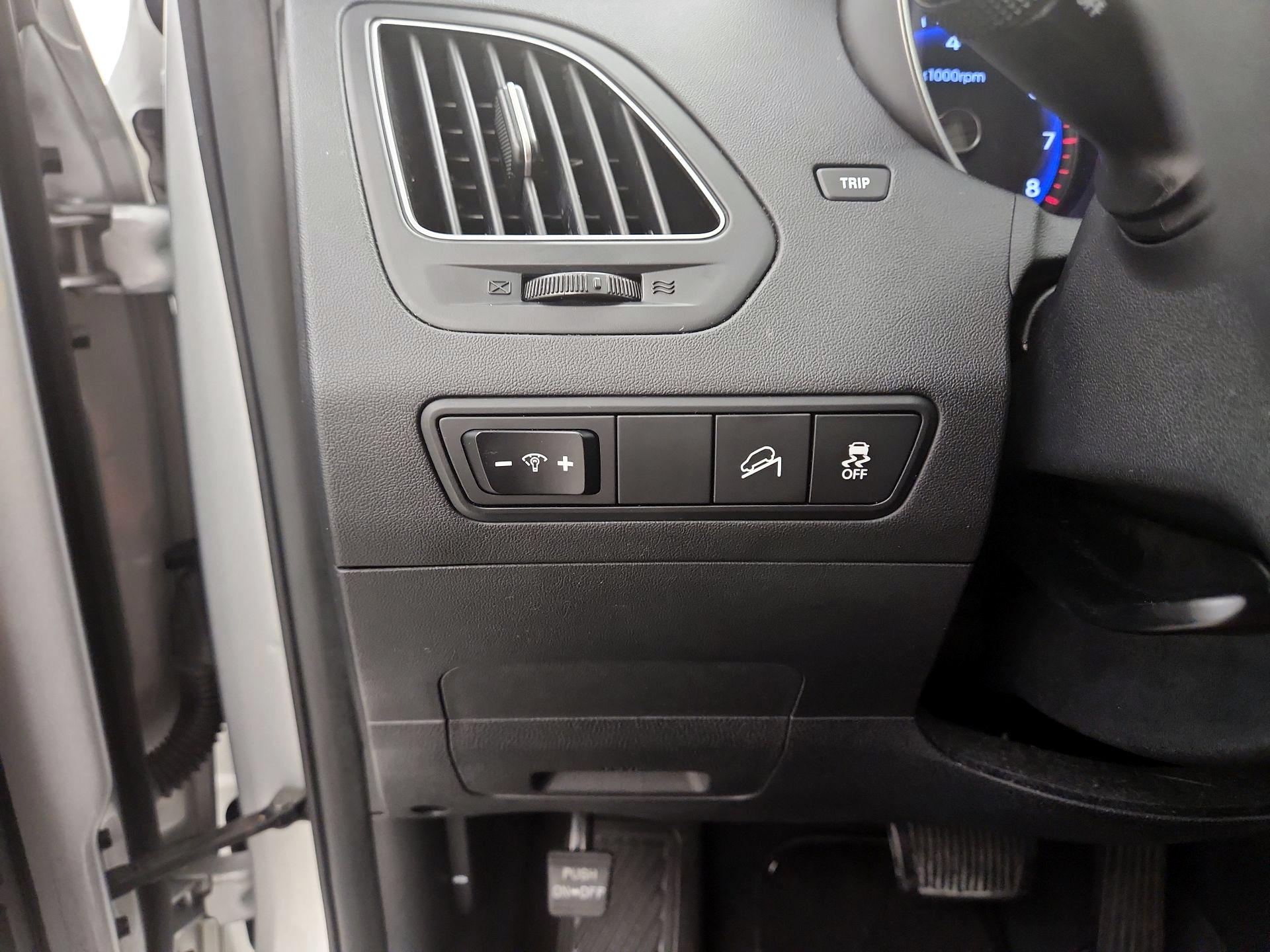 Thumbnail: 2013 Hyundai Tucson - 13