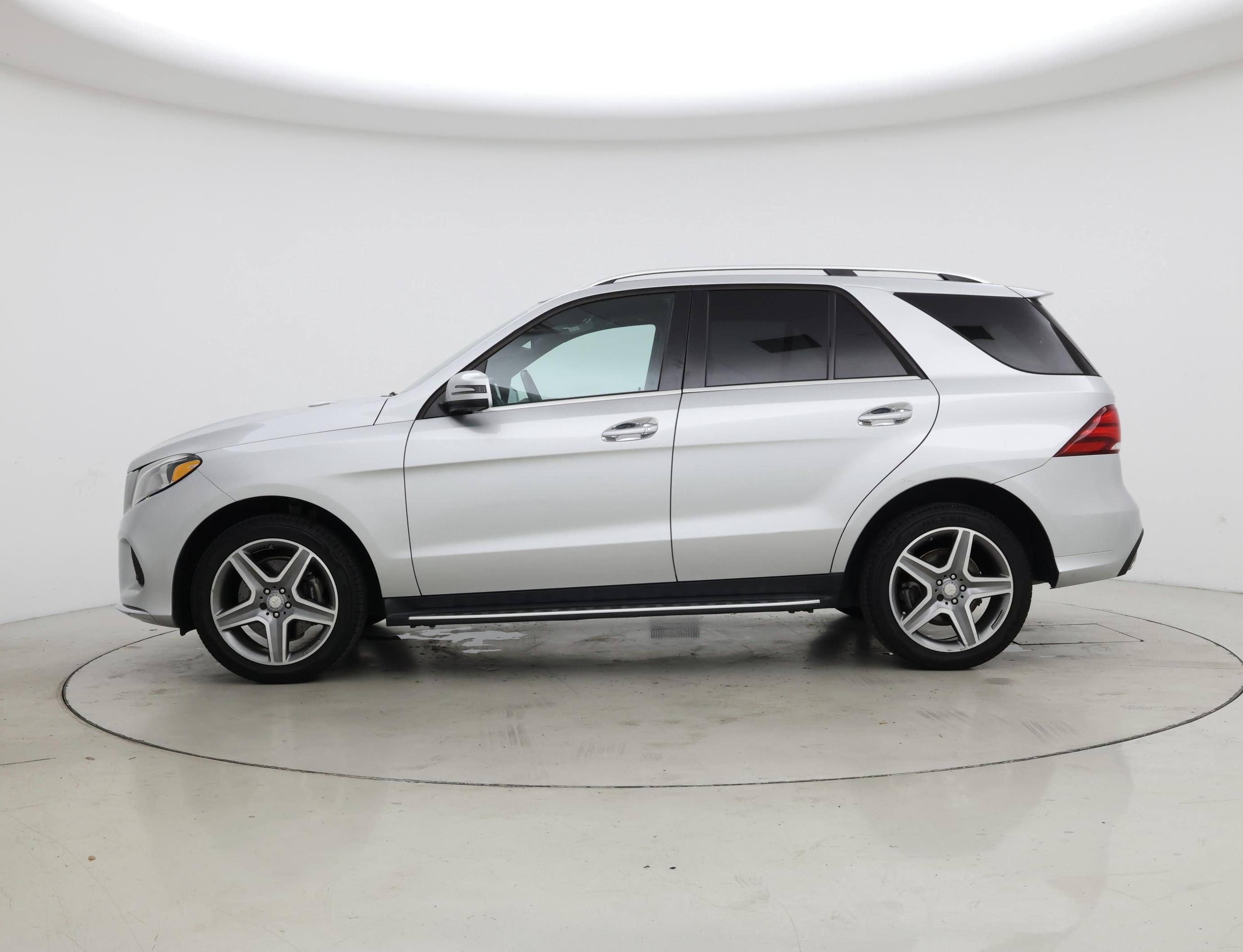 Thumbnail: 2017 Mercedes-Benz GLE - 3